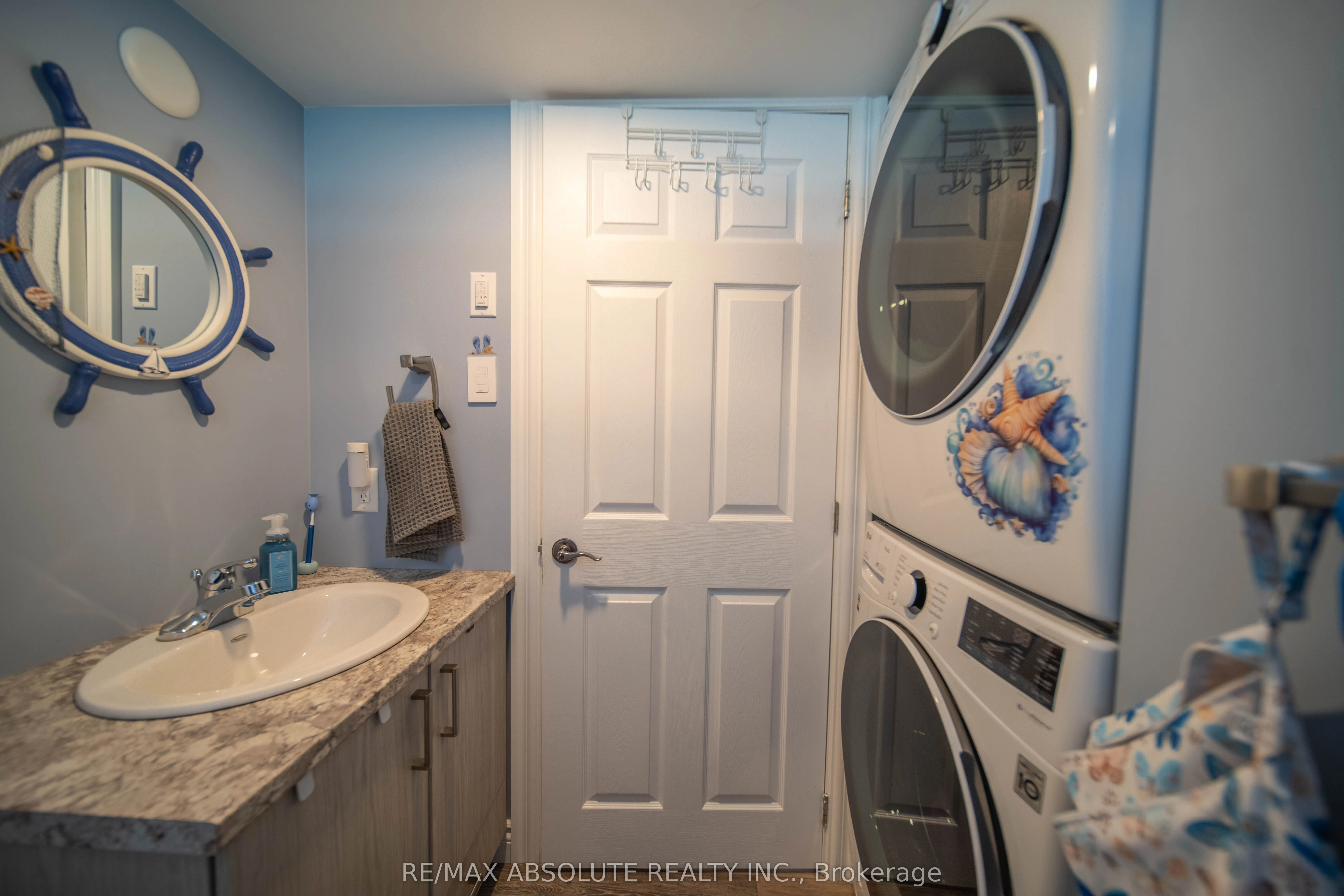 38 Duchesse Crescent #38