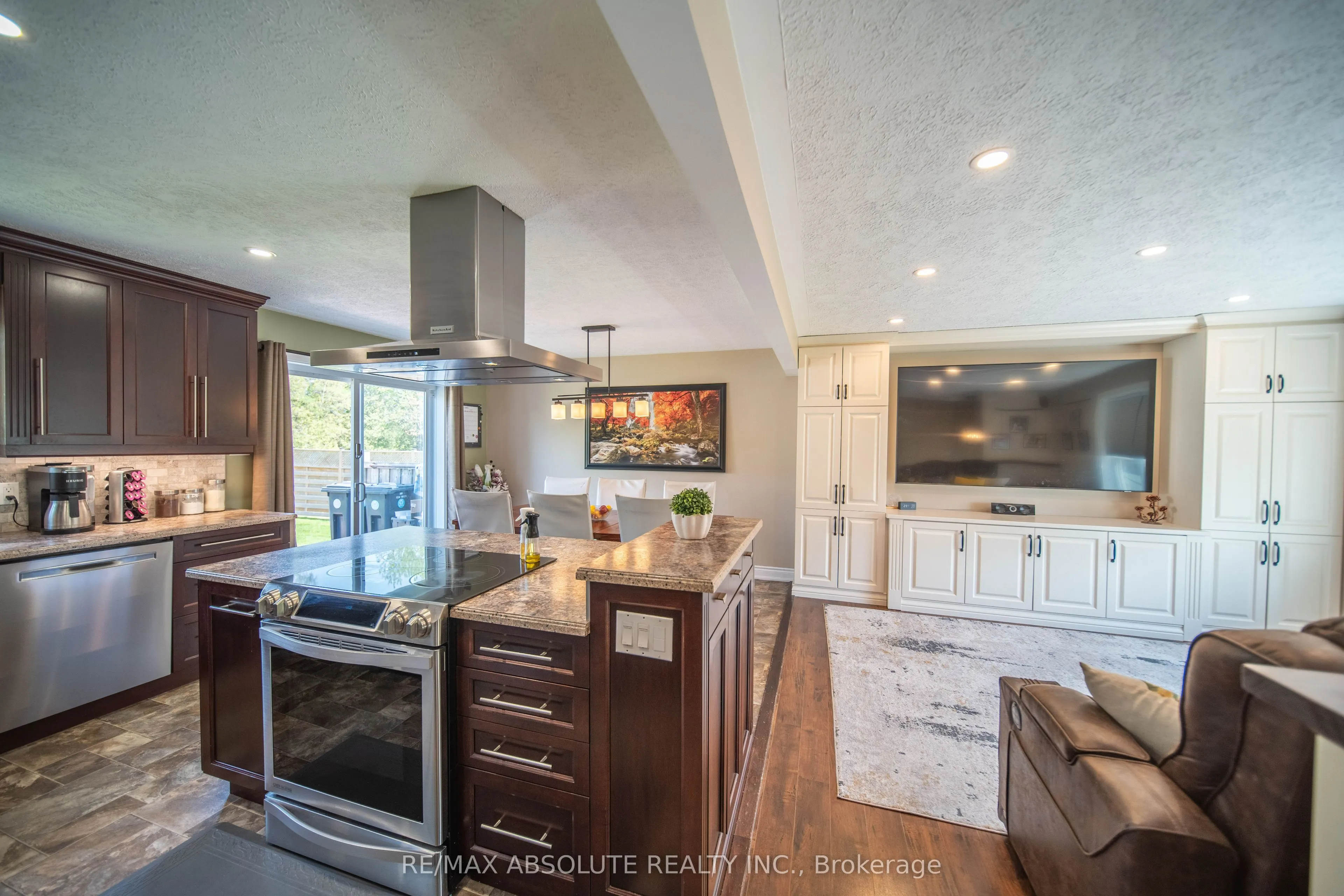 38 Duchesse Crescent #38