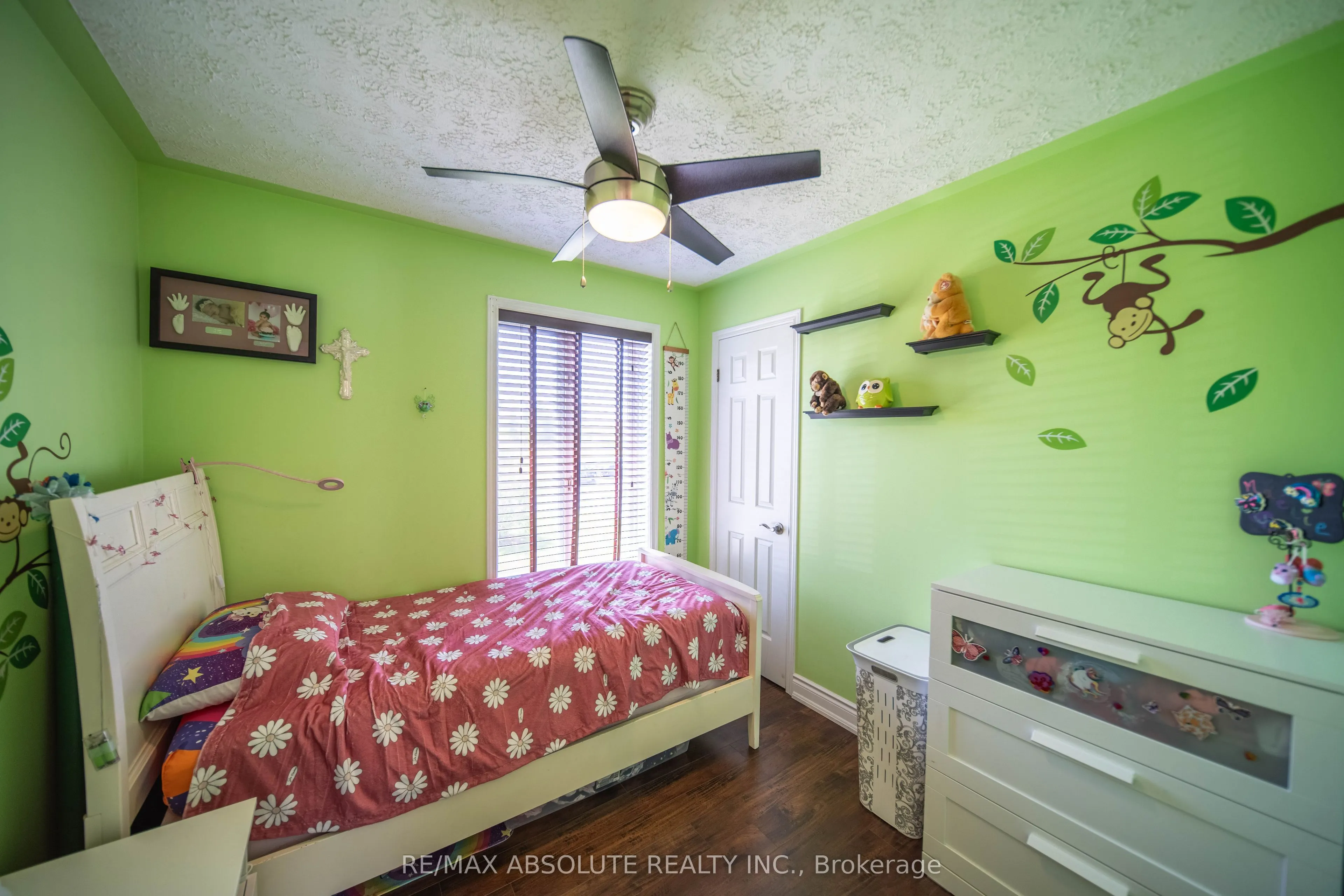 38 Duchesse Crescent #38