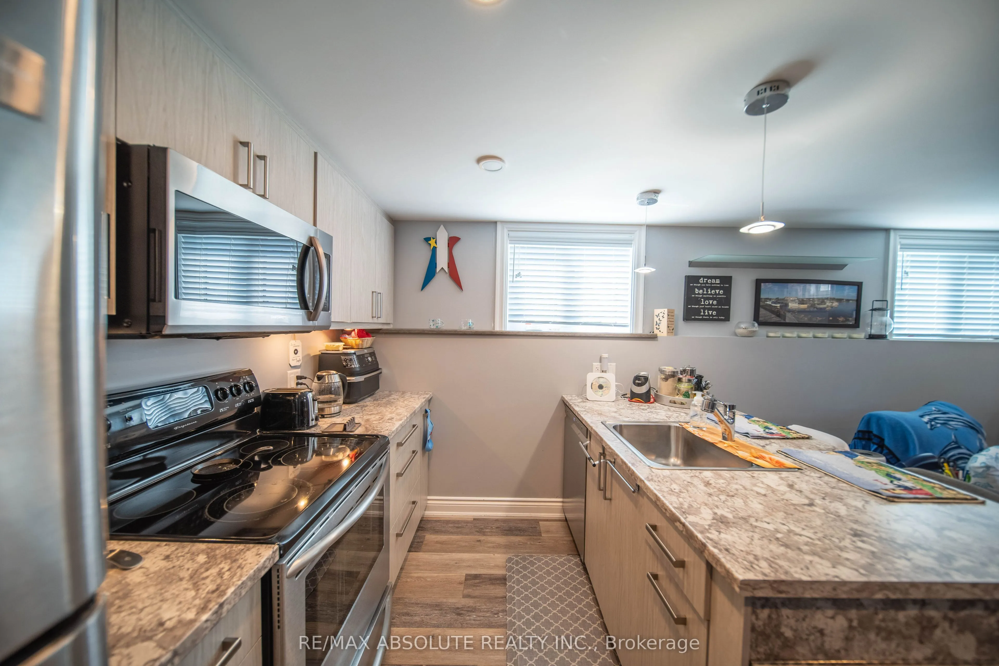 38 Duchesse Crescent #38