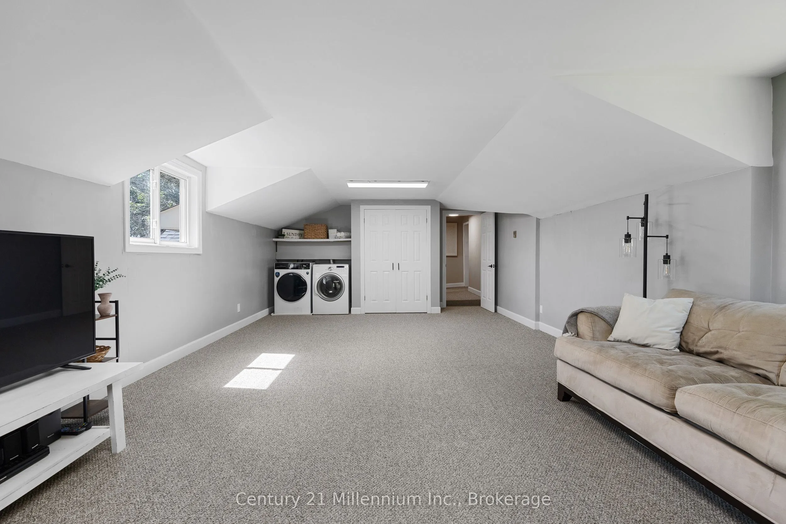 101774 Grey 5 Road