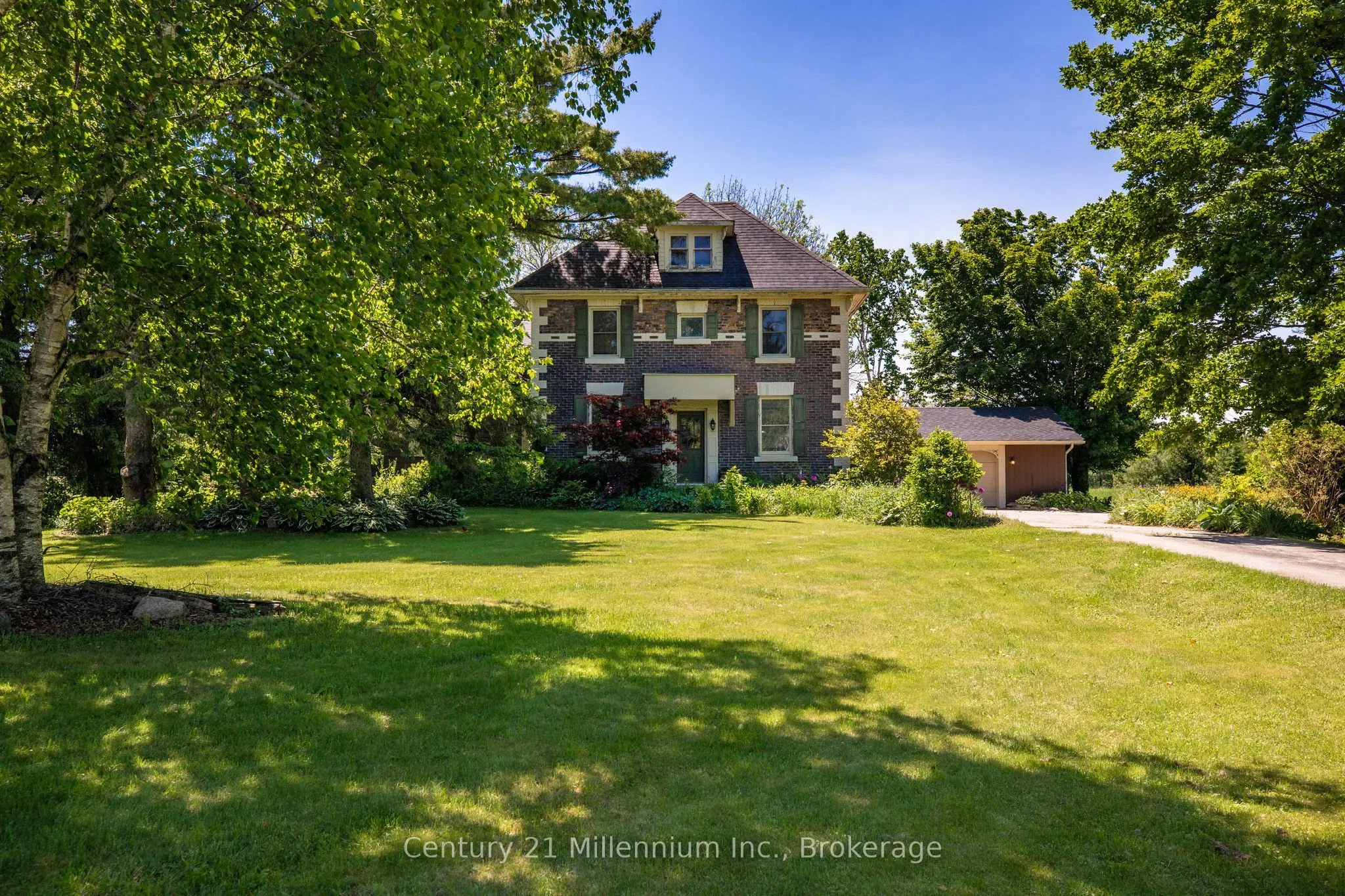 101774 Grey 5 Road