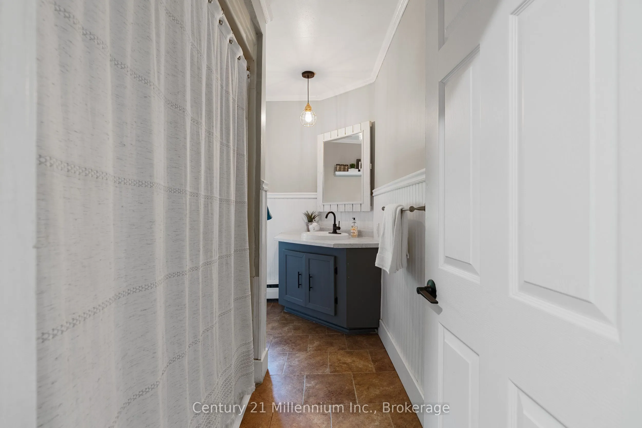 101774 Grey 5 Road