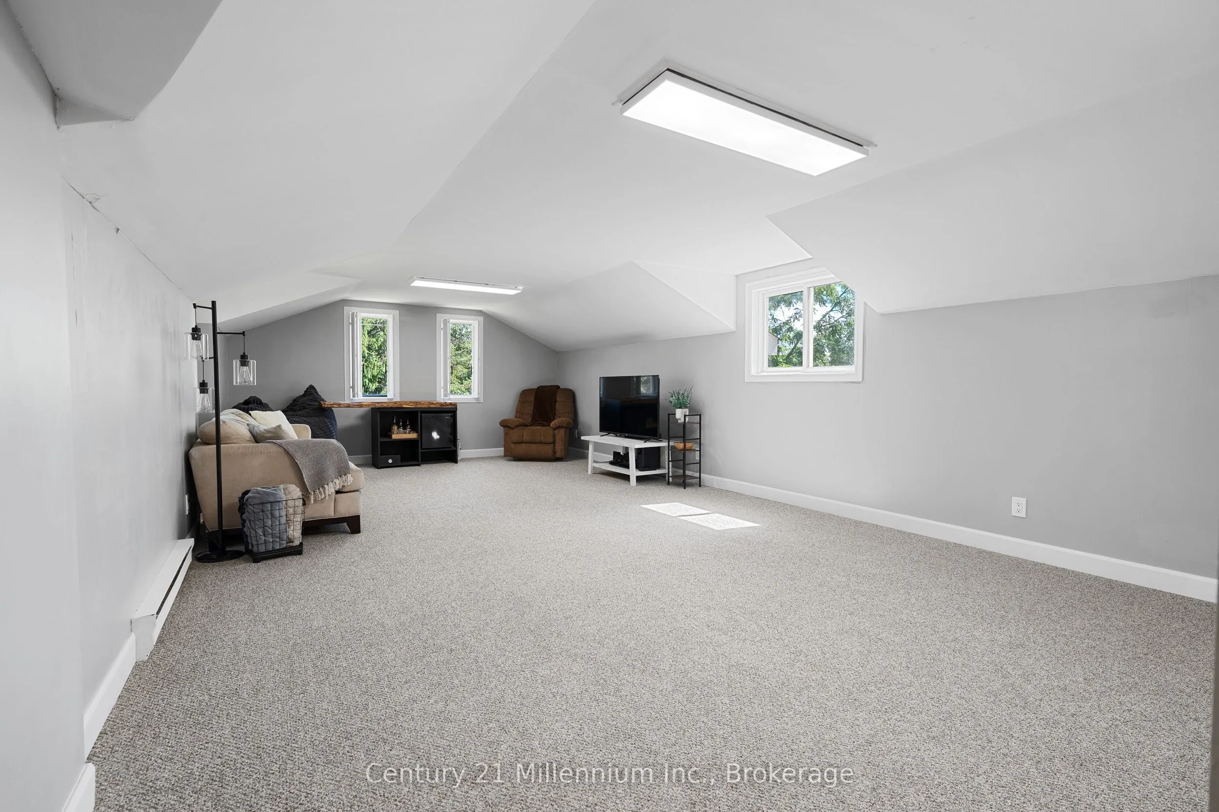 101774 Grey 5 Road
