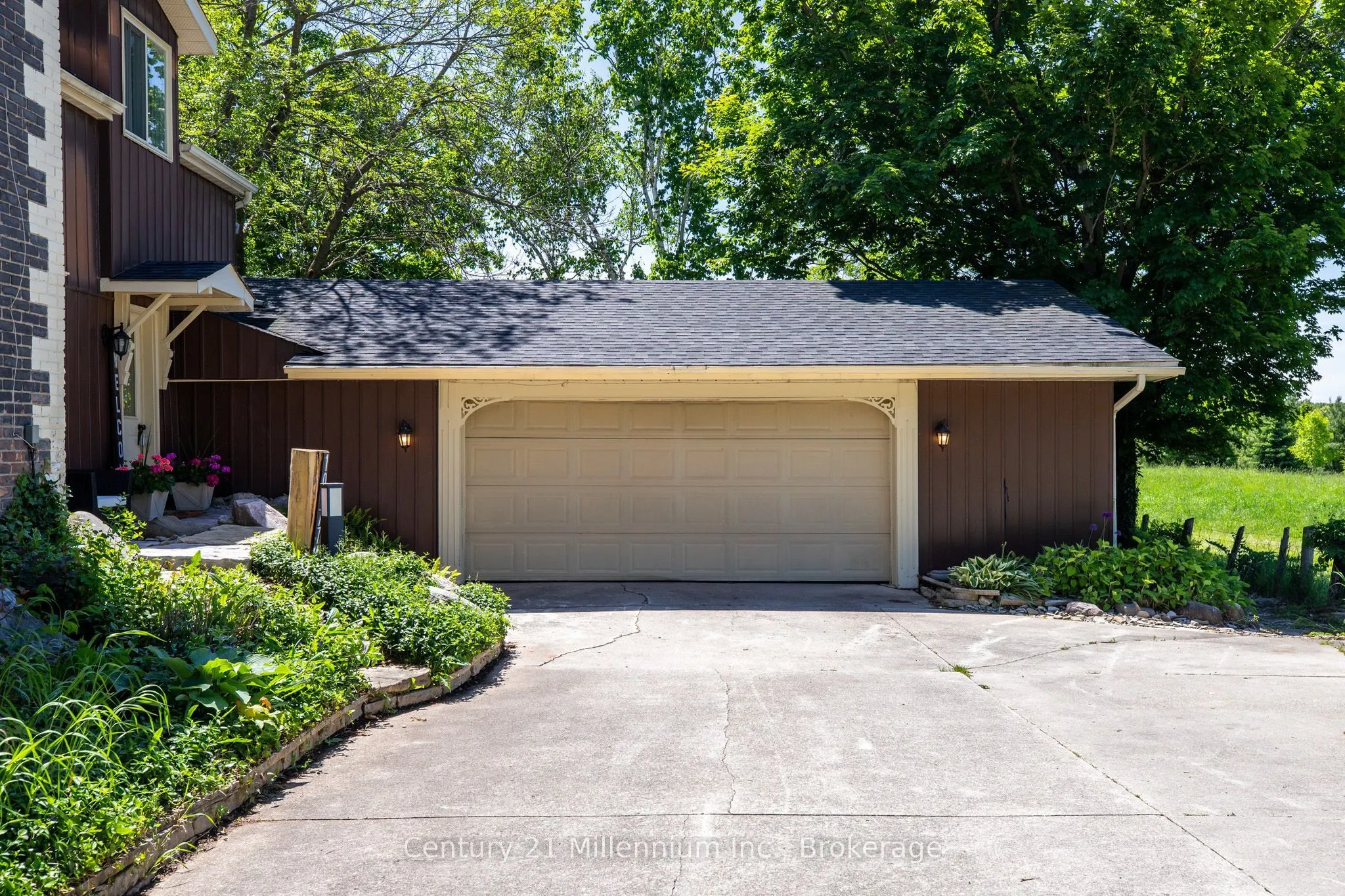 101774 Grey 5 Road