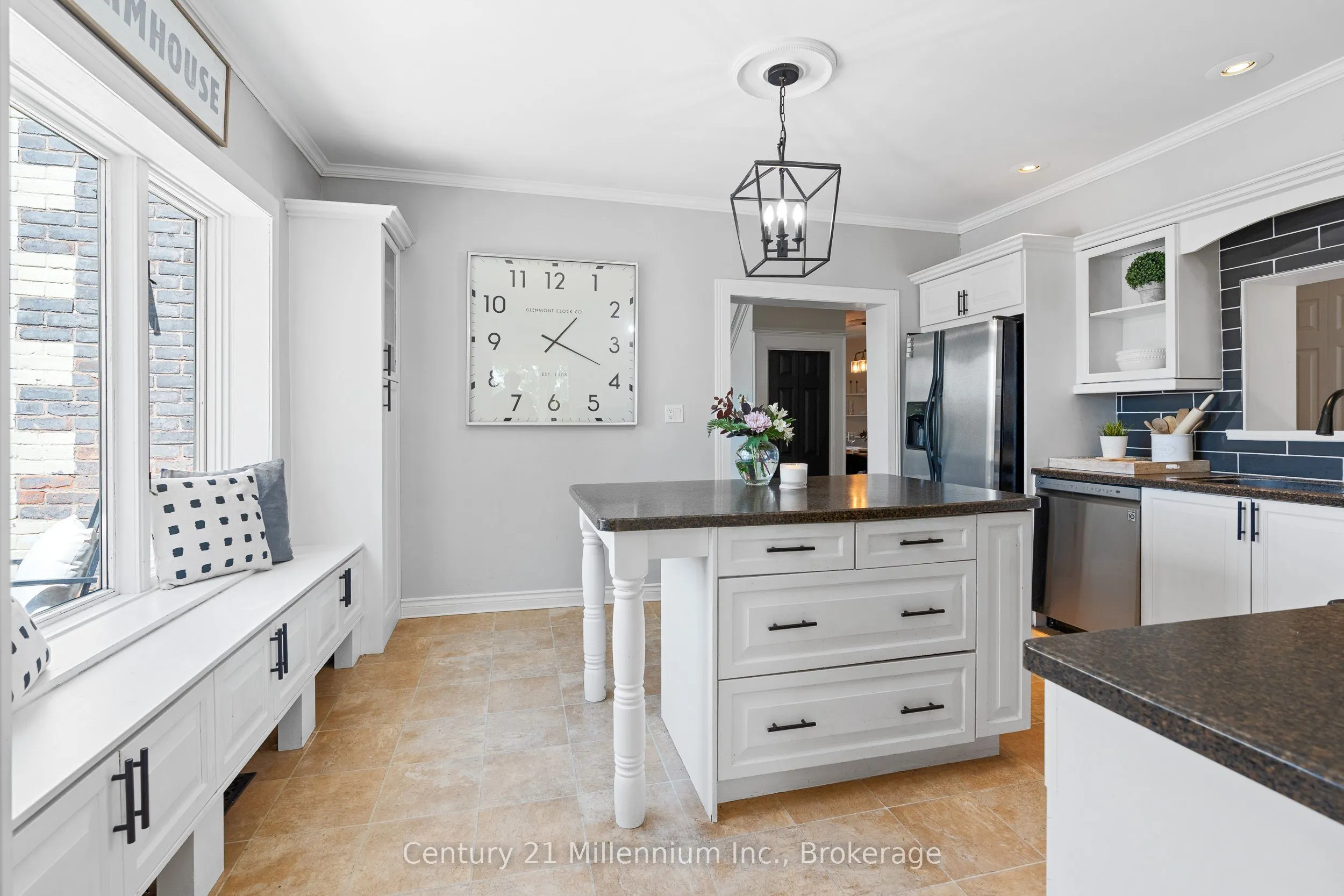 101774 Grey 5 Road