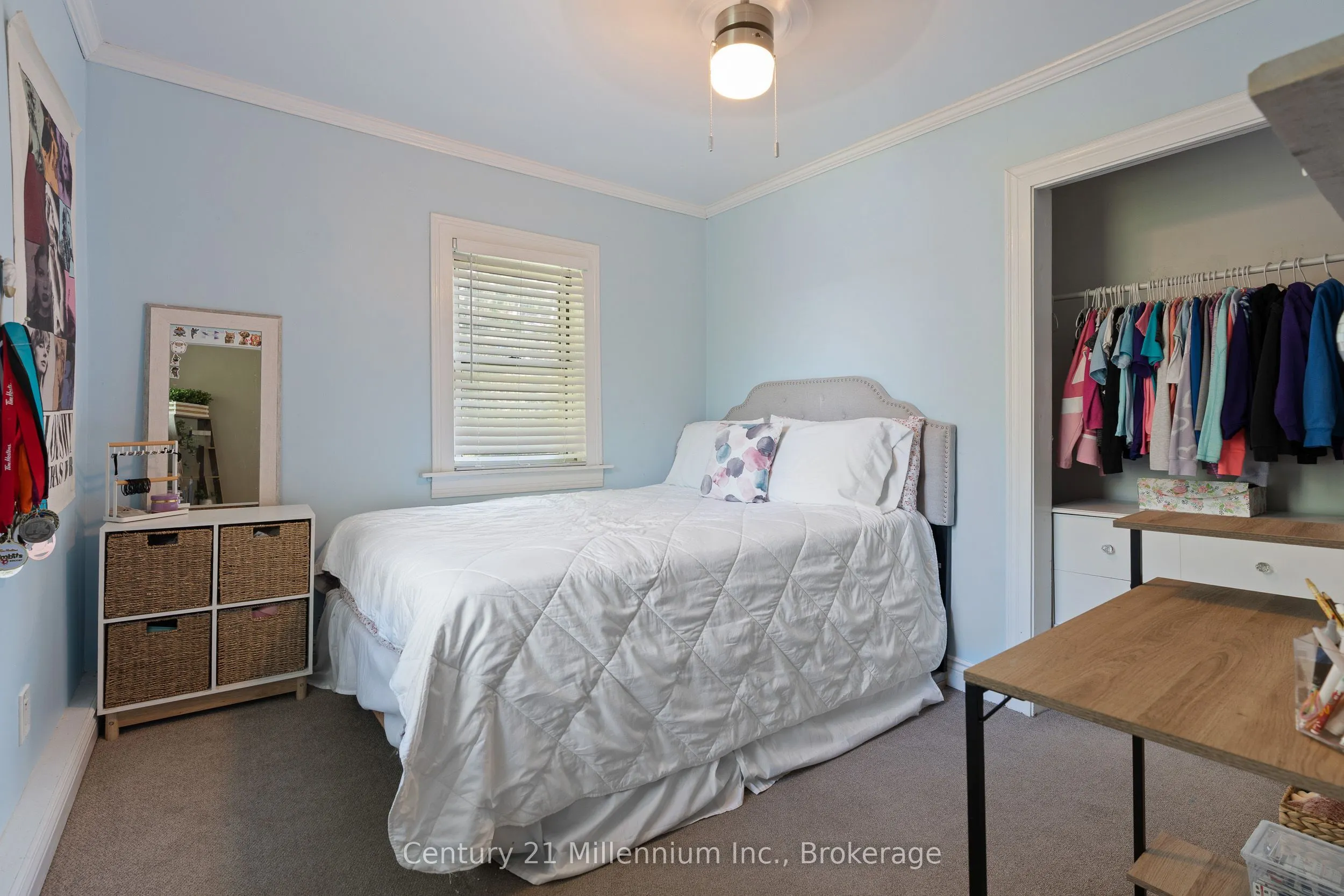 101774 Grey 5 Road