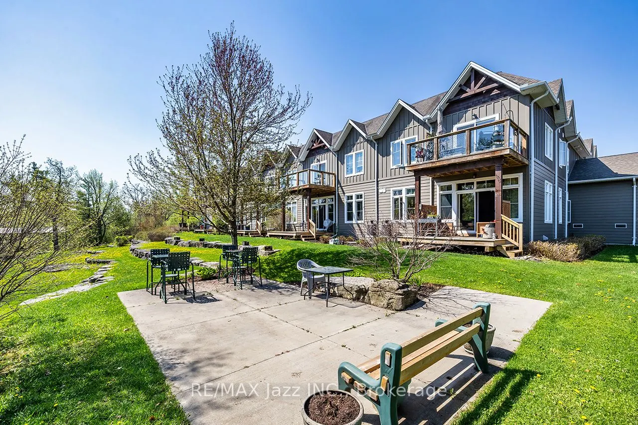 29 Lakewood Crescent #111