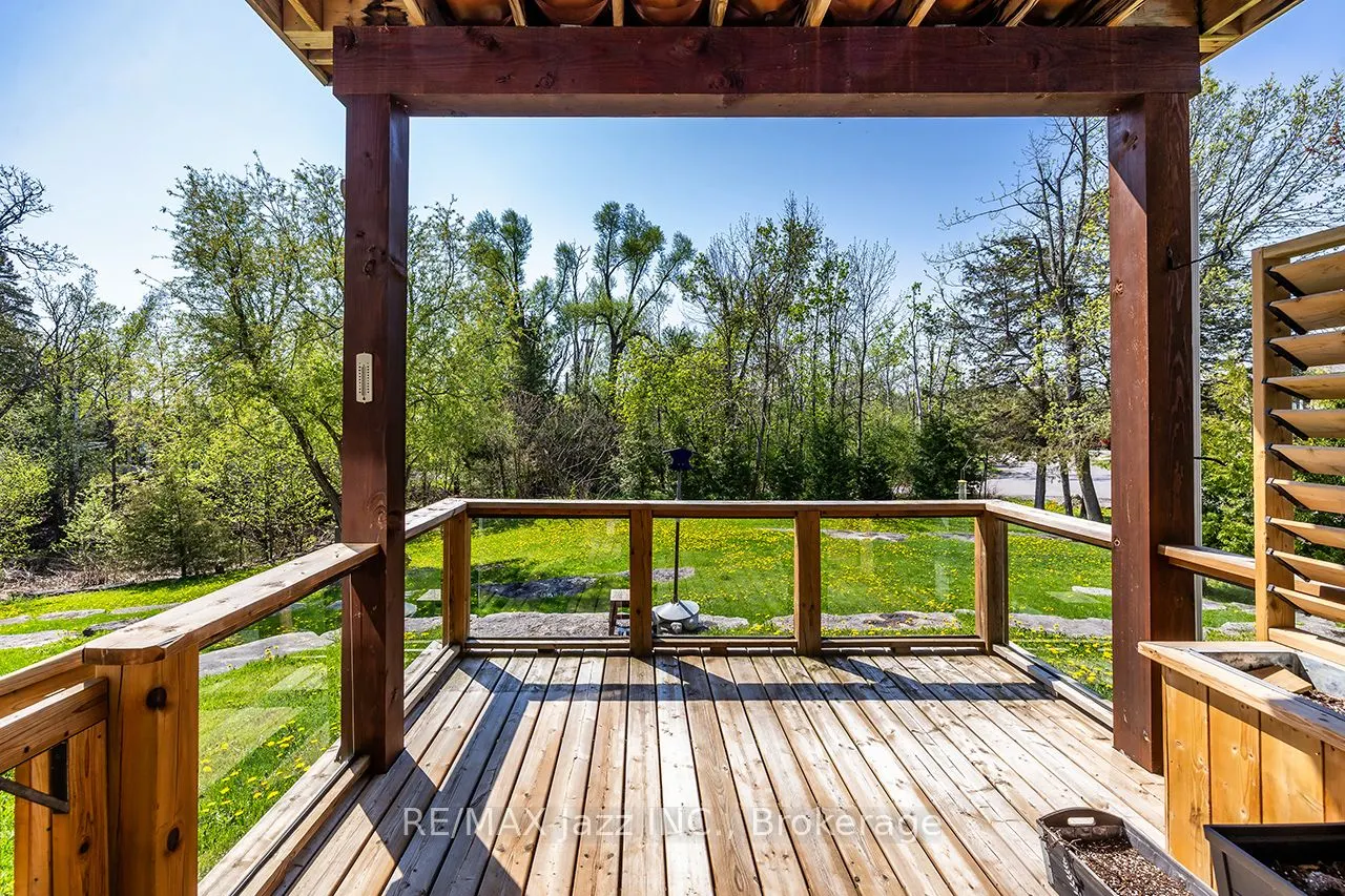 29 Lakewood Crescent #111