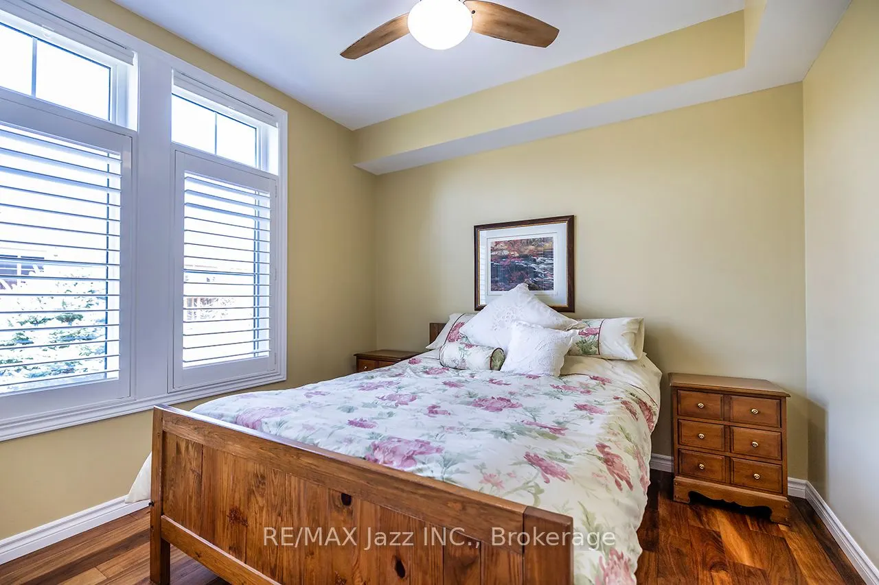 29 Lakewood Crescent #111