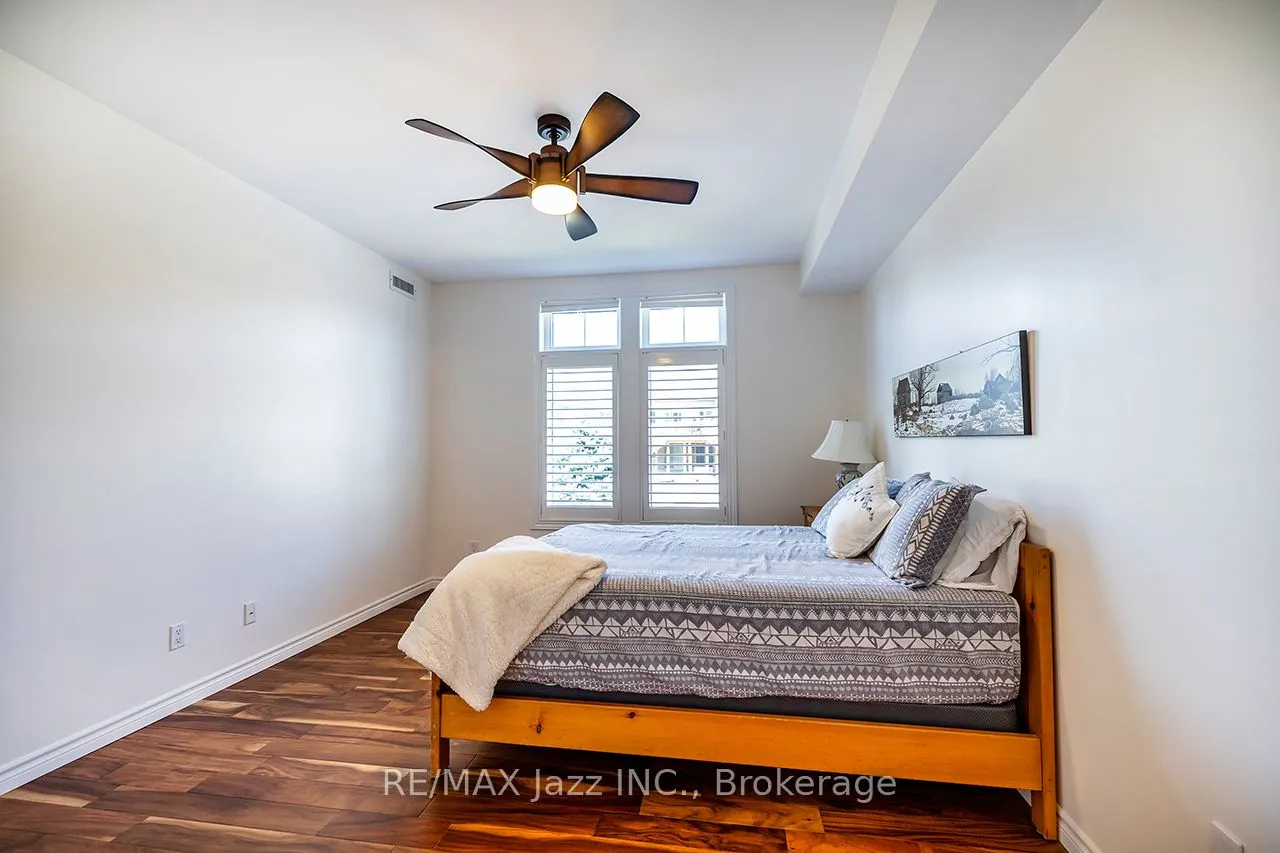 29 Lakewood Crescent #111