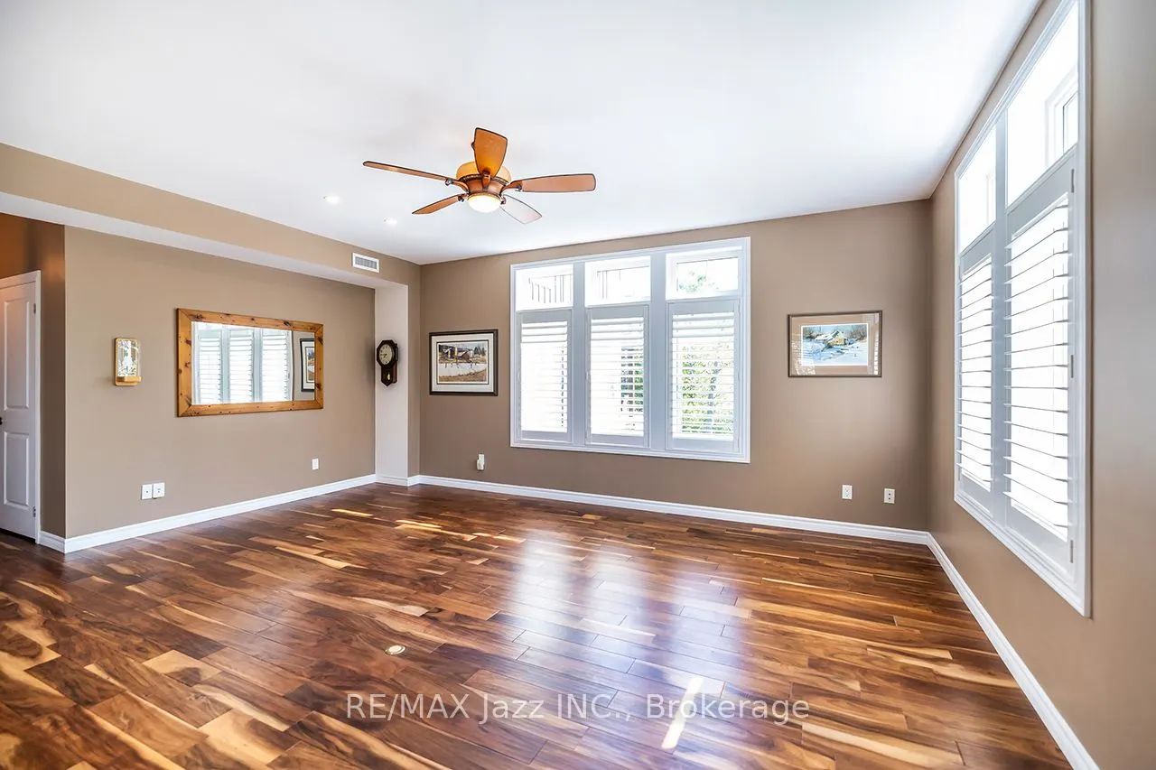 29 Lakewood Crescent #111