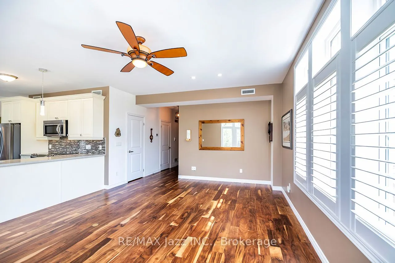 29 Lakewood Crescent #111