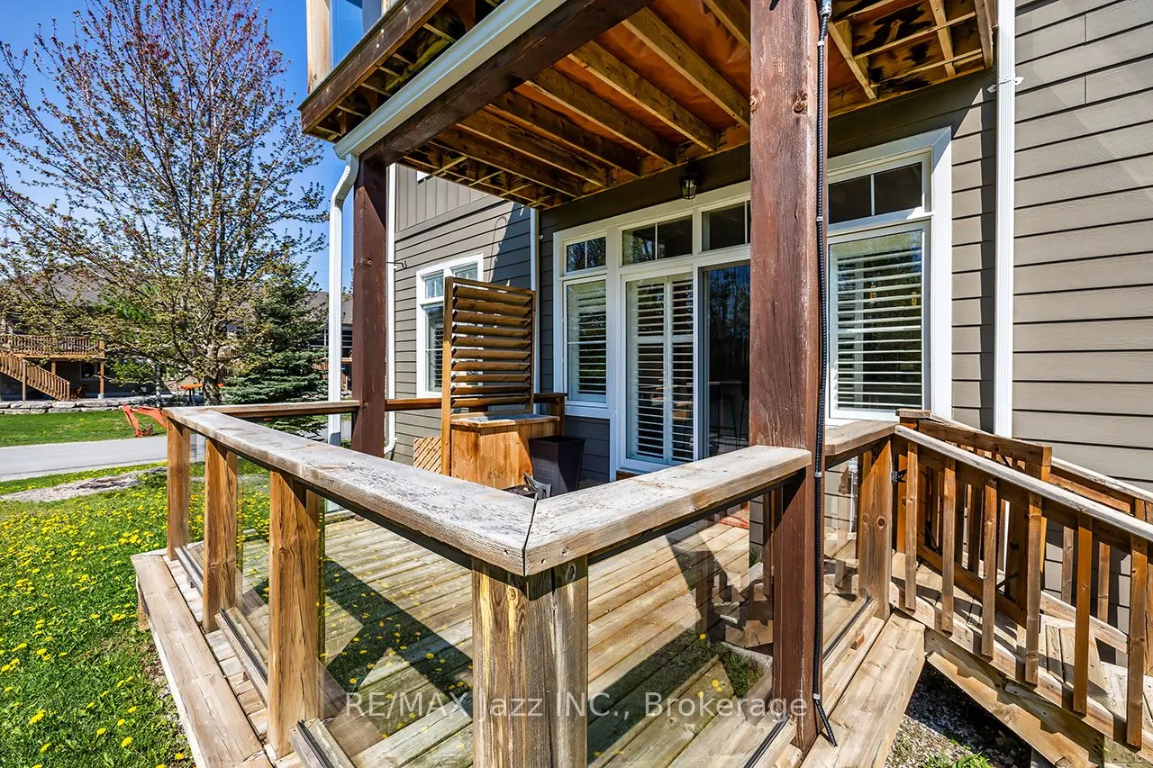 29 Lakewood Crescent #111