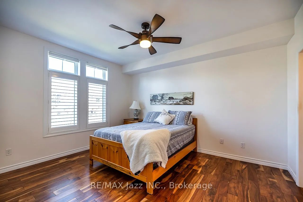 29 Lakewood Crescent #111