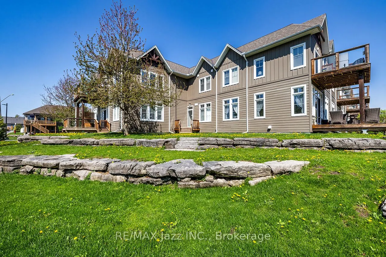 29 Lakewood Crescent #111
