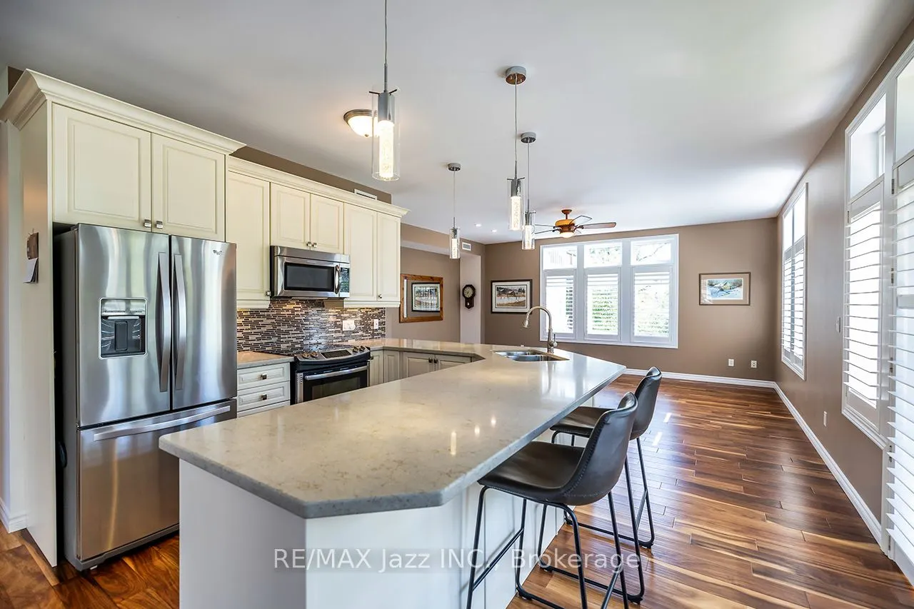 29 Lakewood Crescent #111