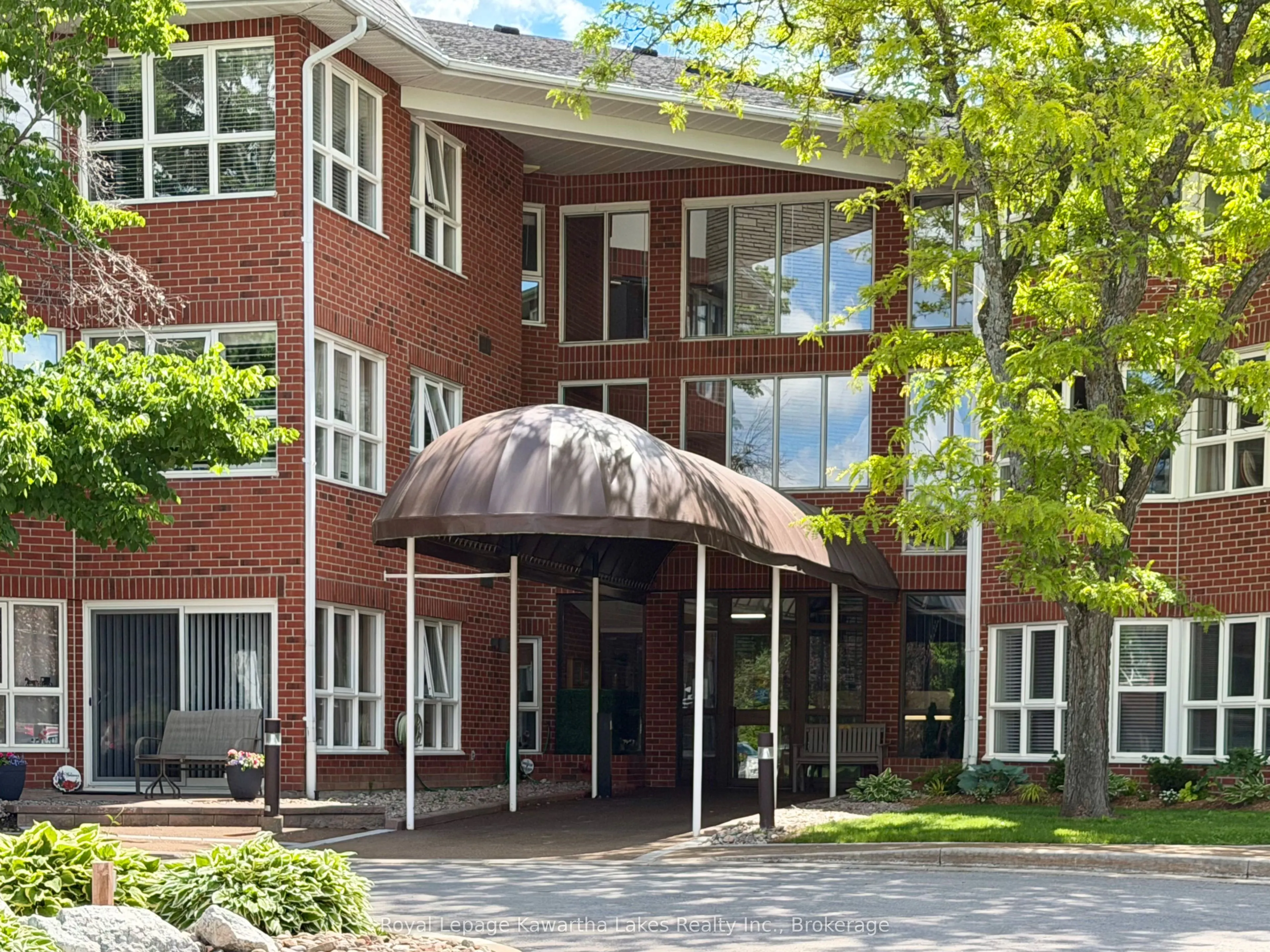 4 Heritage Way #303