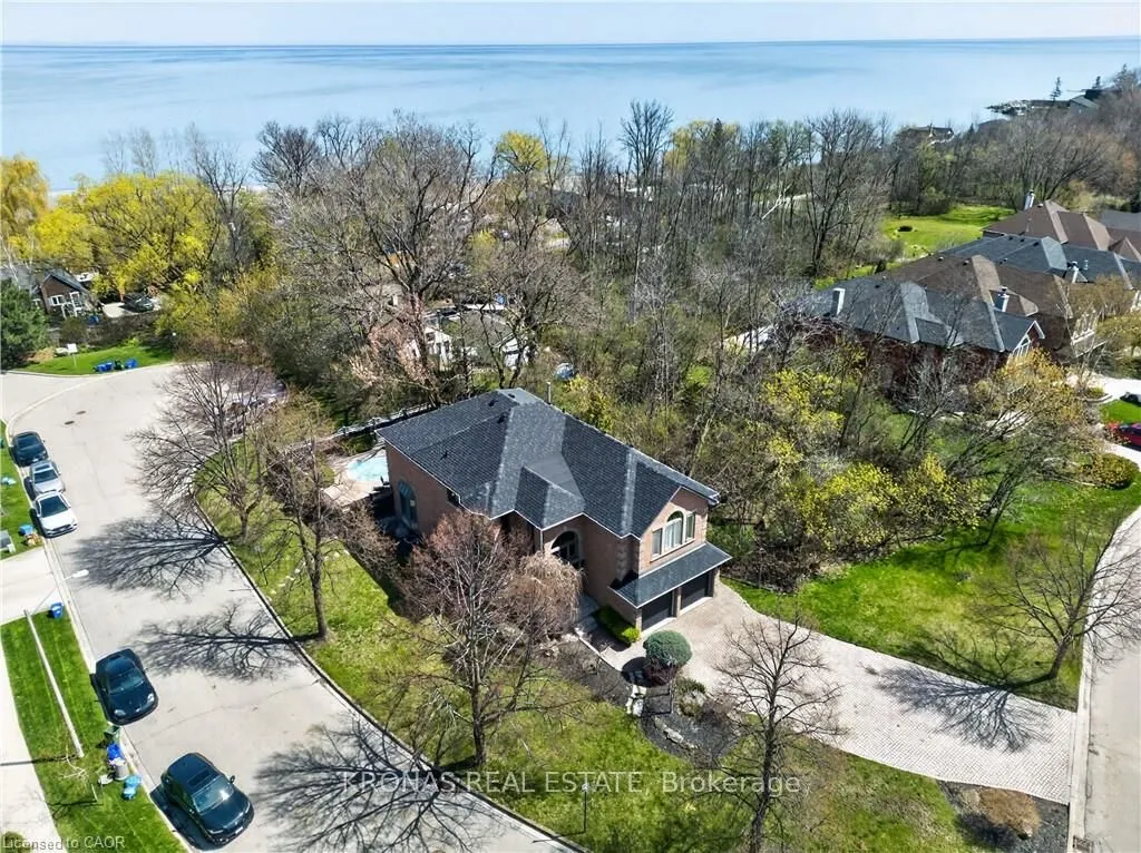 85 Waterford Crescent