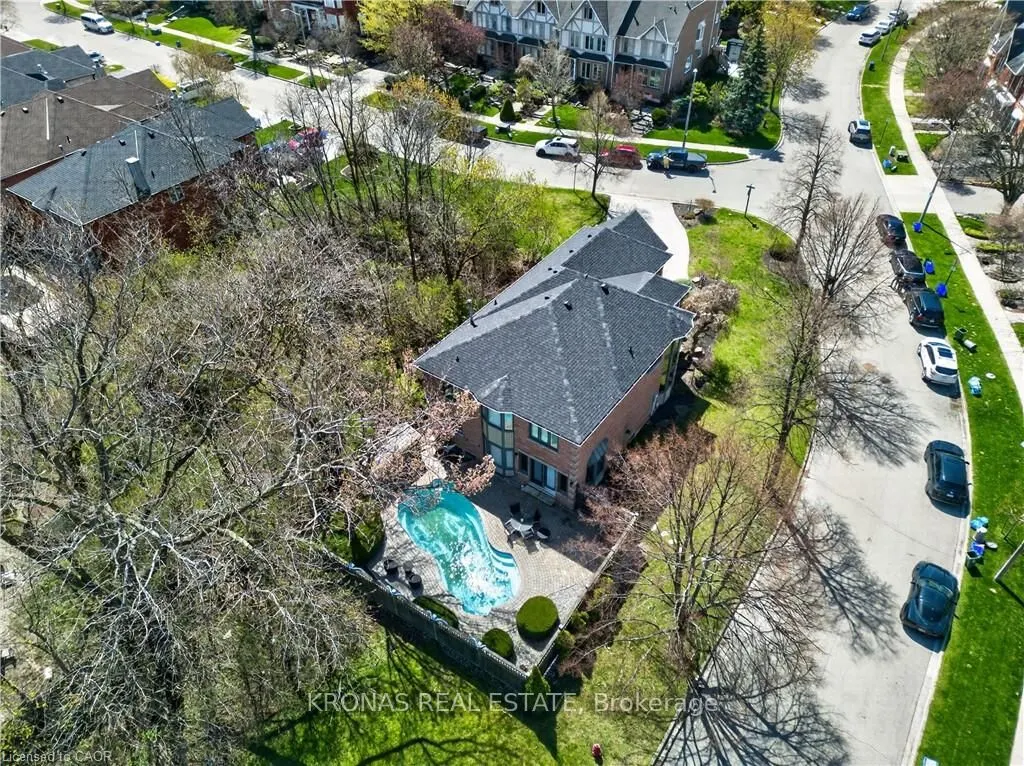 85 Waterford Crescent