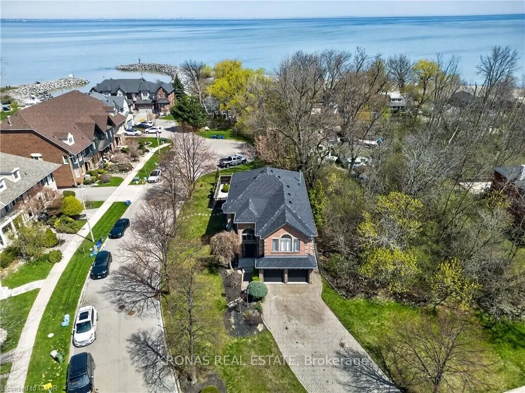 85 Waterford Crescent