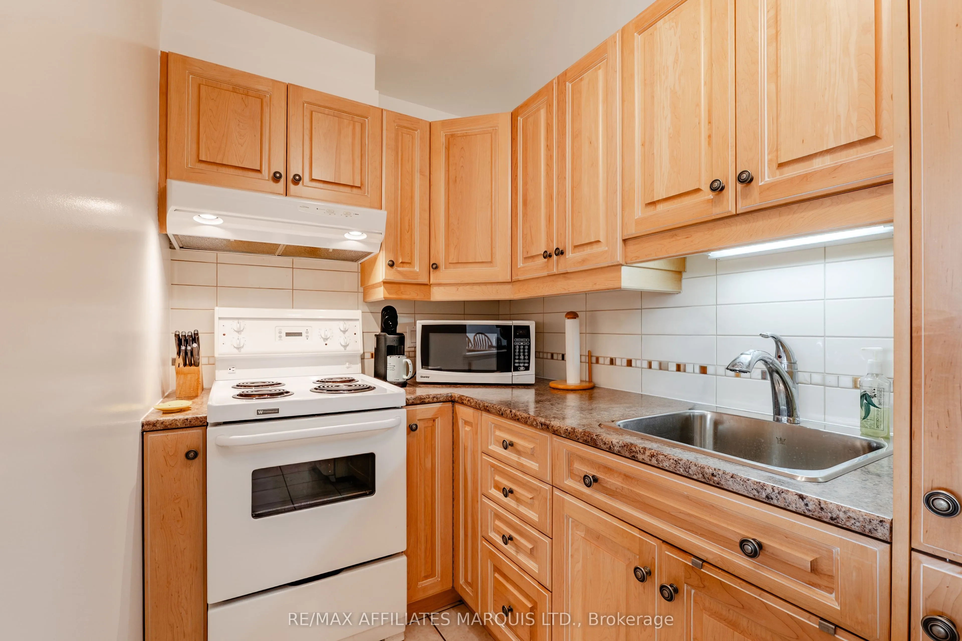 308 Second Street E #806