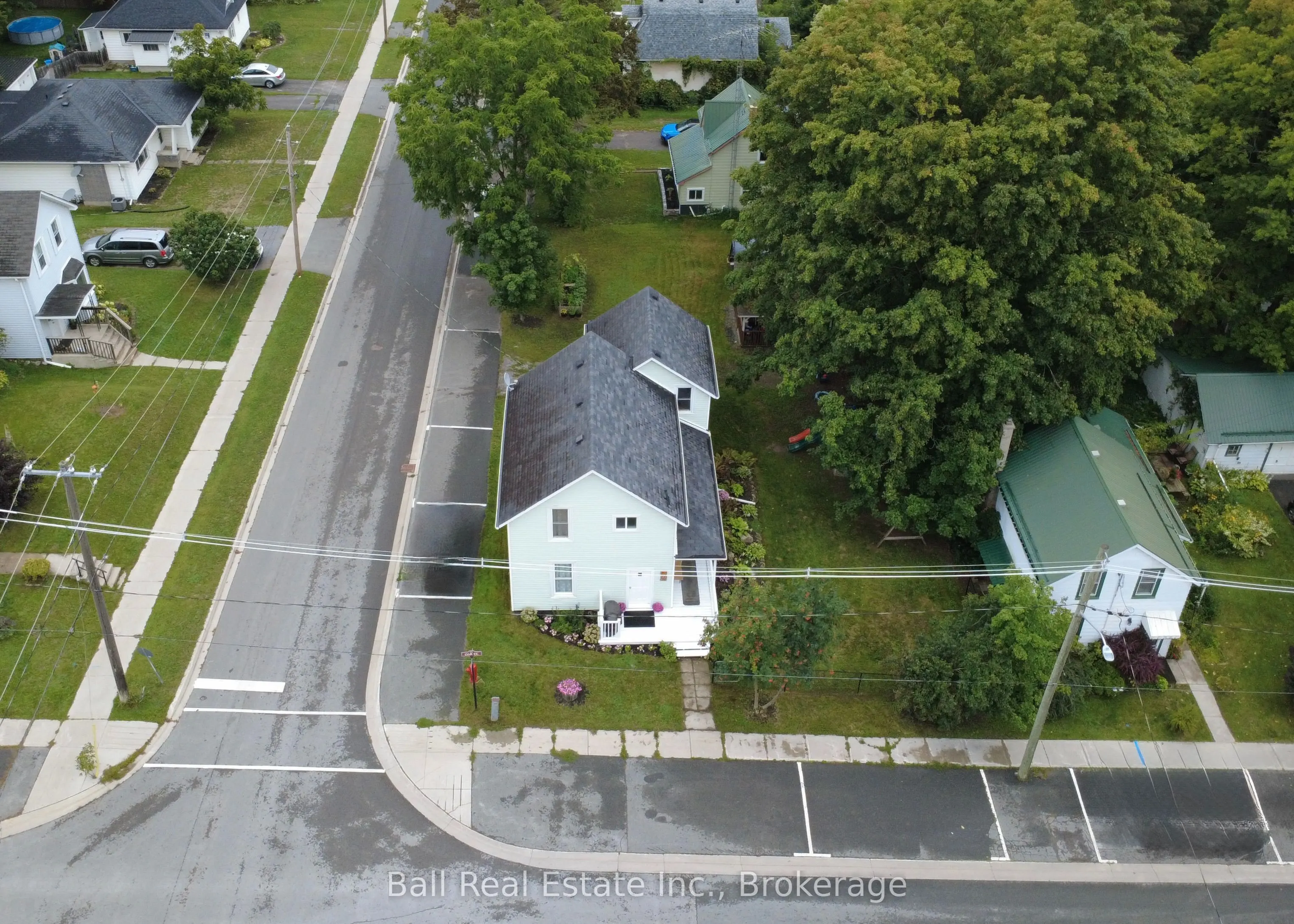 22 Oak Street