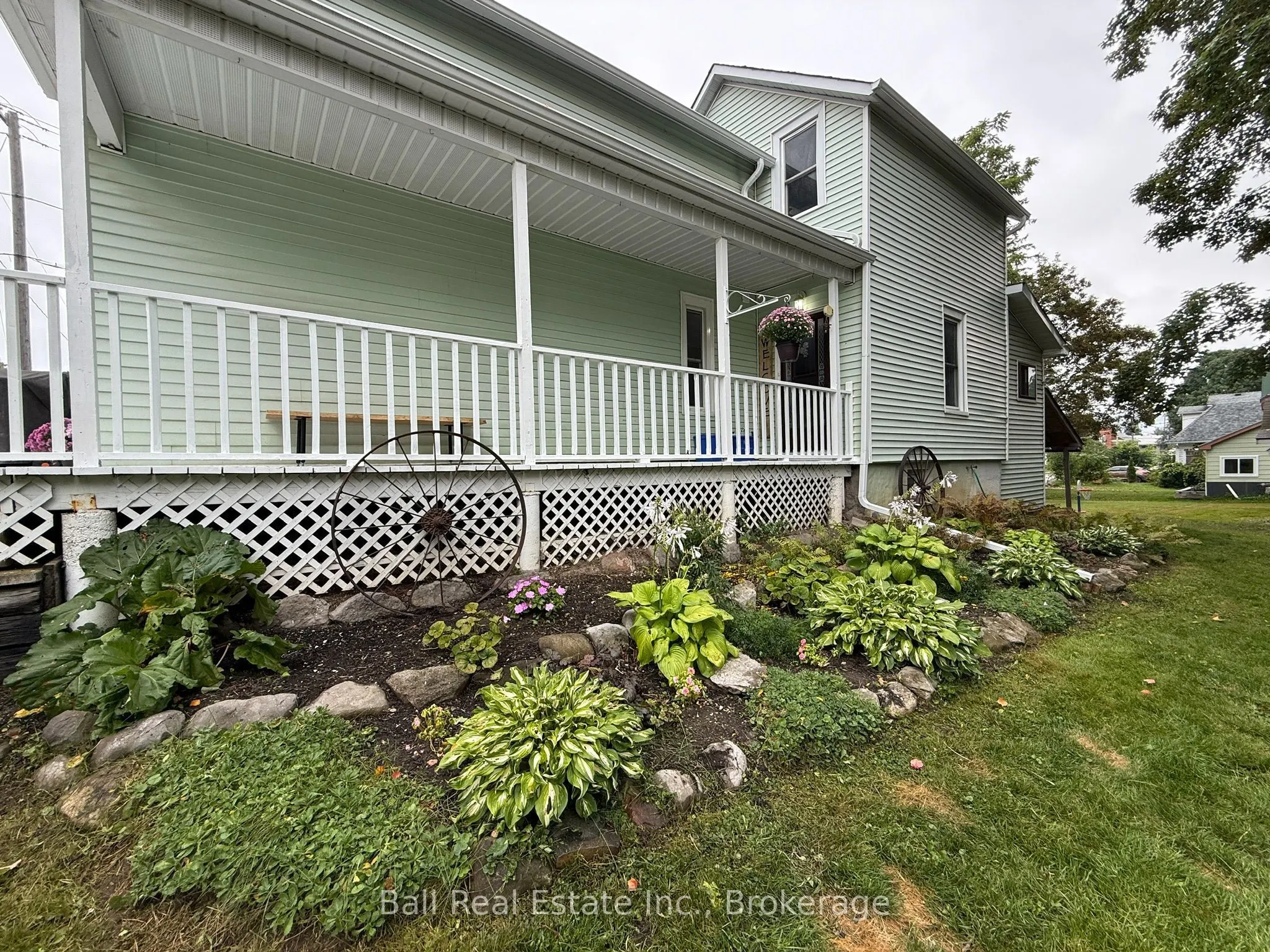 22 Oak Street