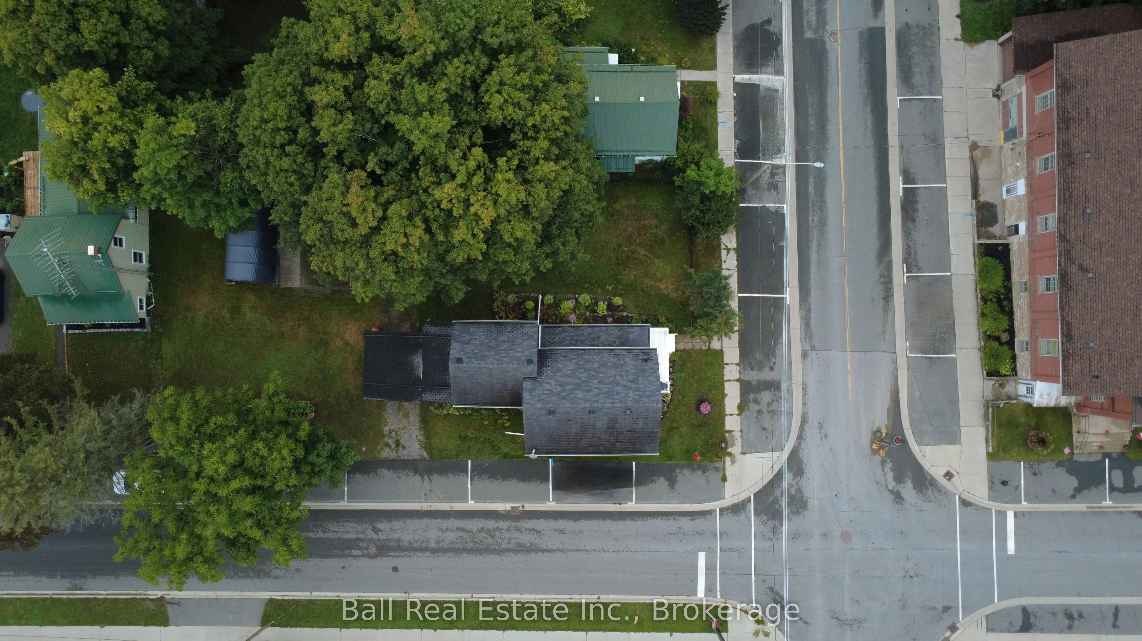 22 Oak Street
