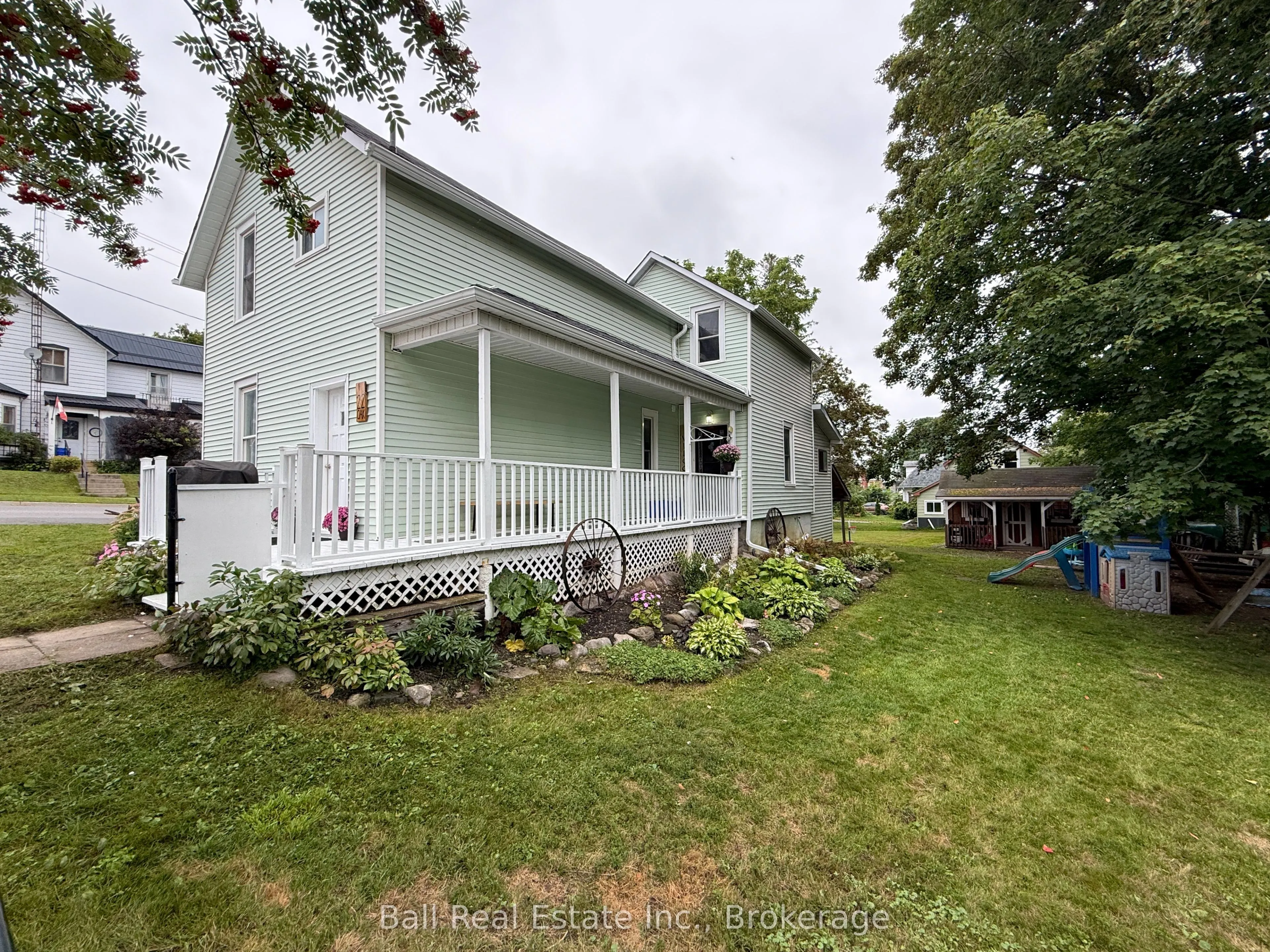 22 Oak Street
