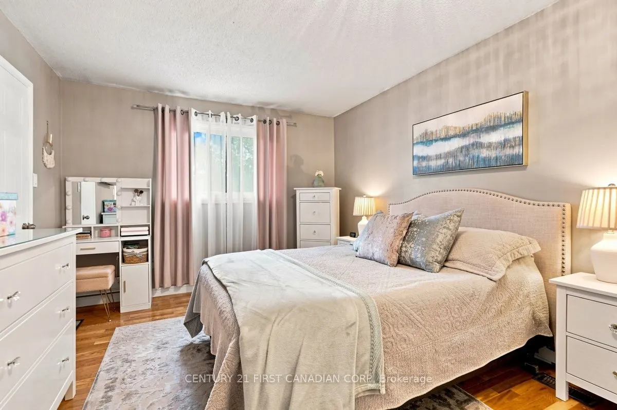 242 MARTINET Avenue