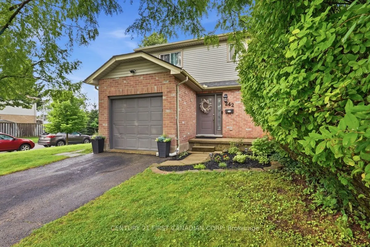242 MARTINET Avenue