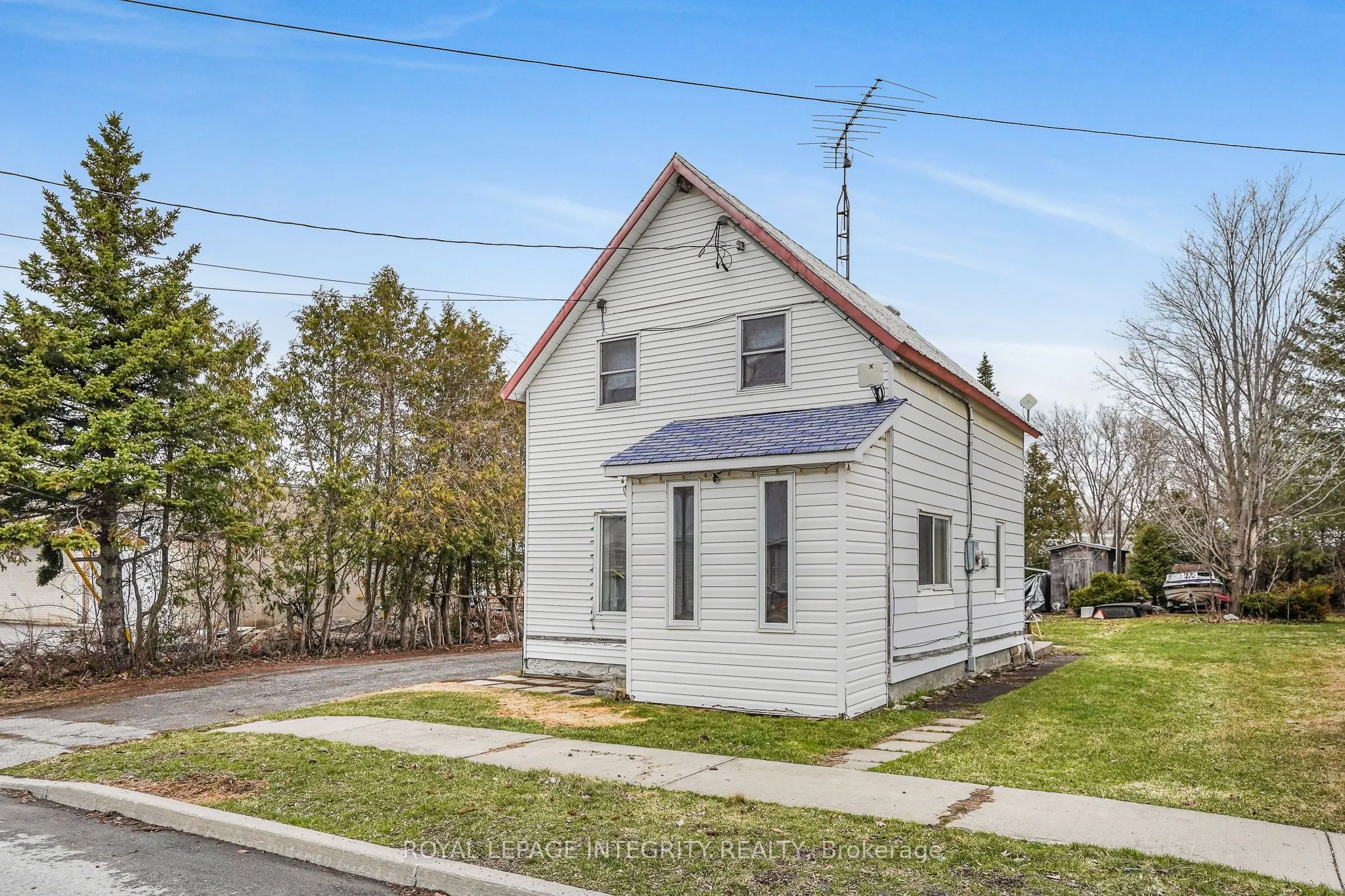 259 Bishop Street N