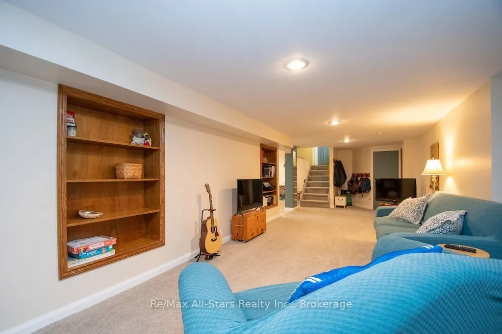 1571 Elm Tree Road