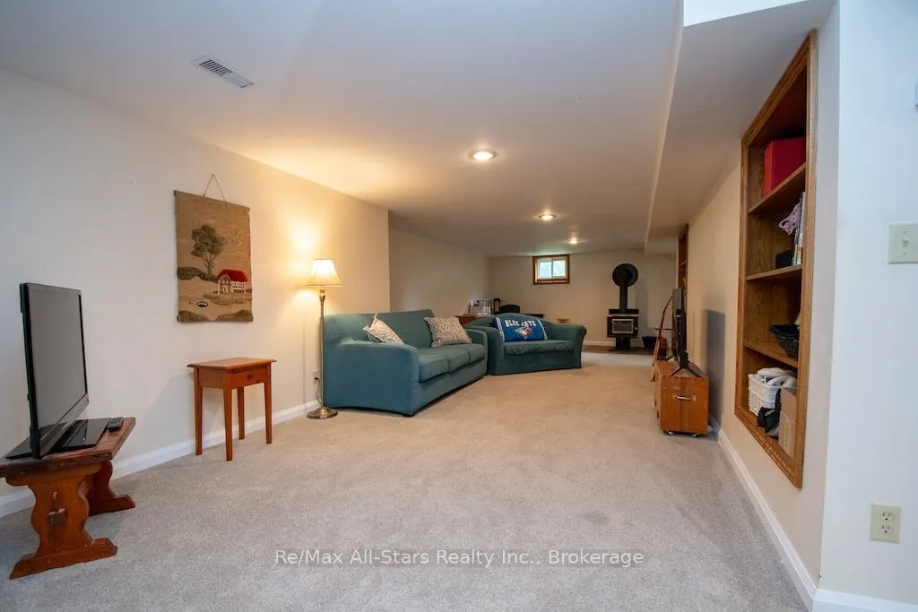 1571 Elm Tree Road