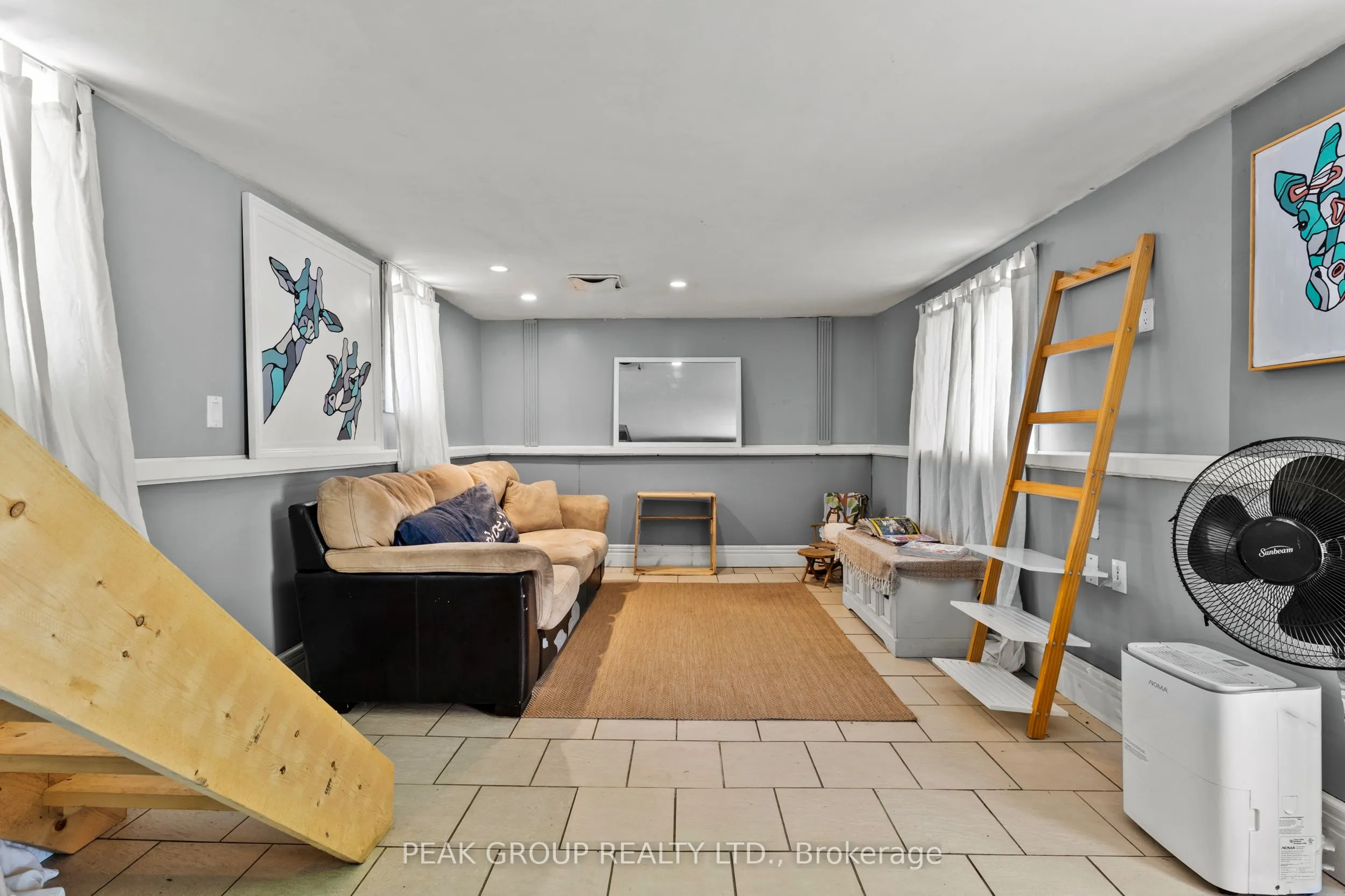171 Killaly Street W