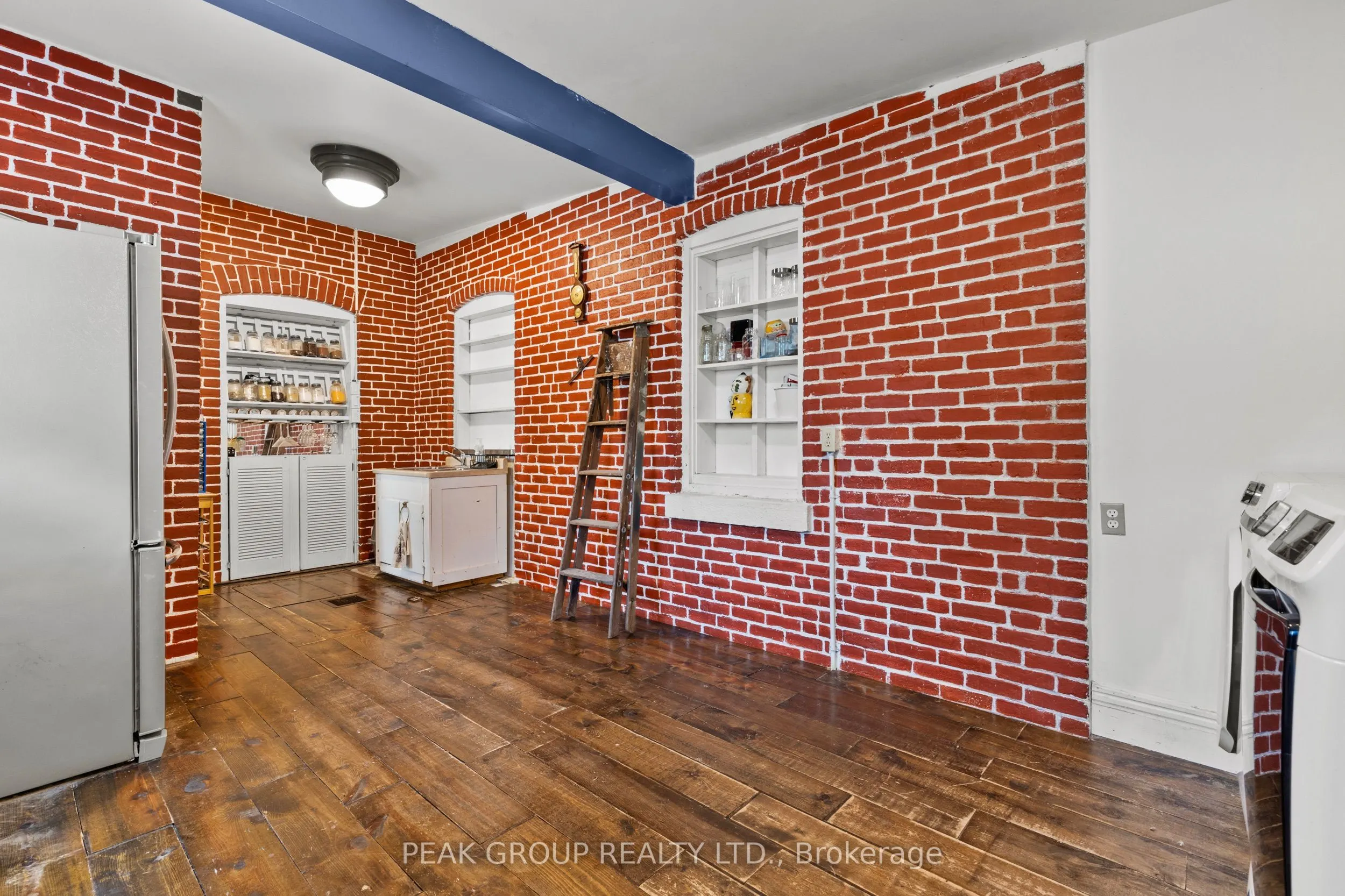 171 Killaly Street W