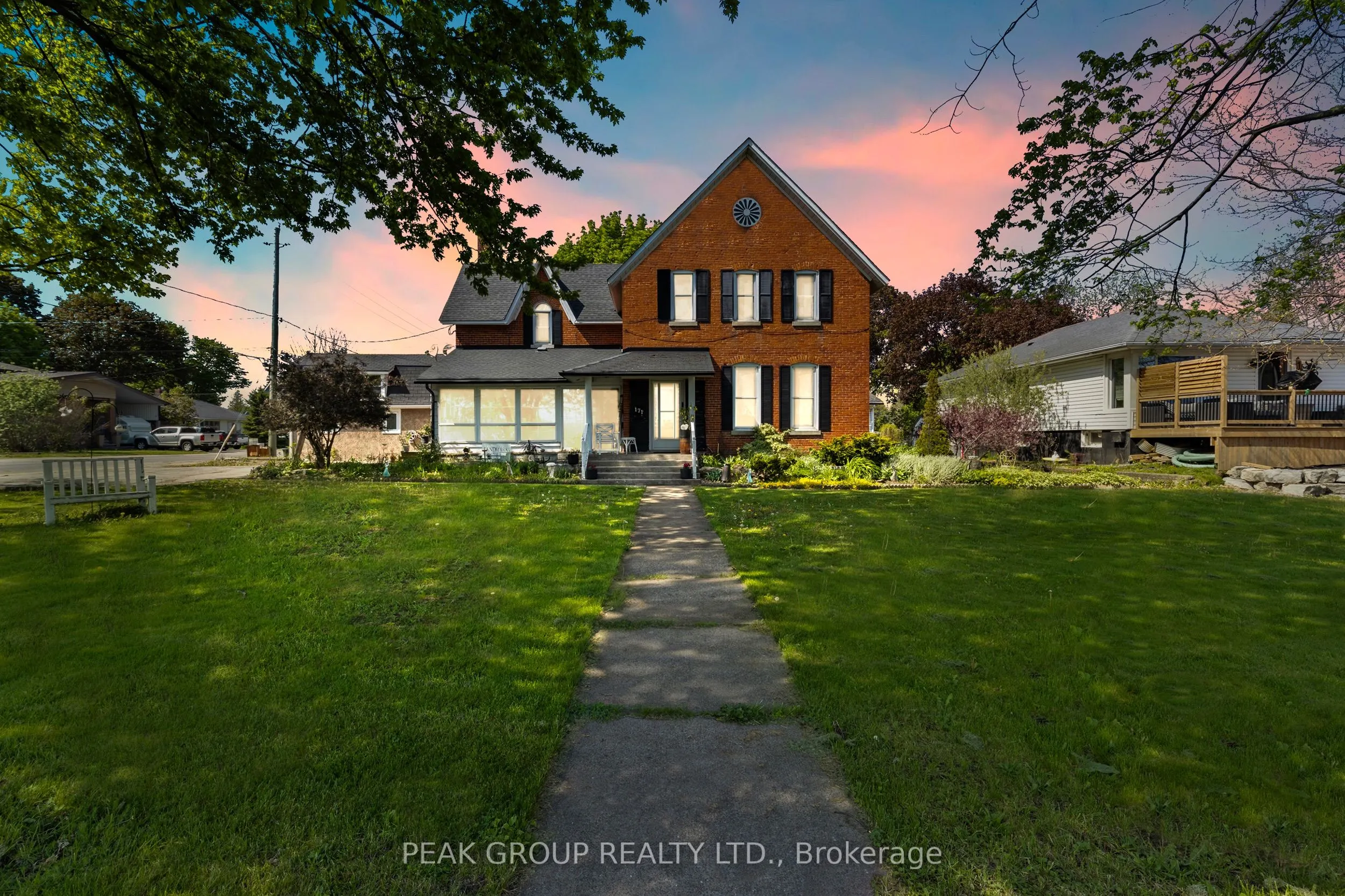 171 Killaly Street W