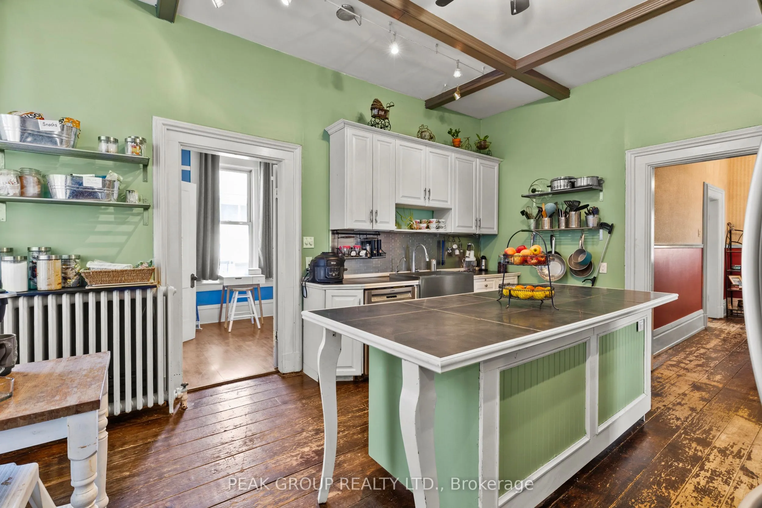 171 Killaly Street W