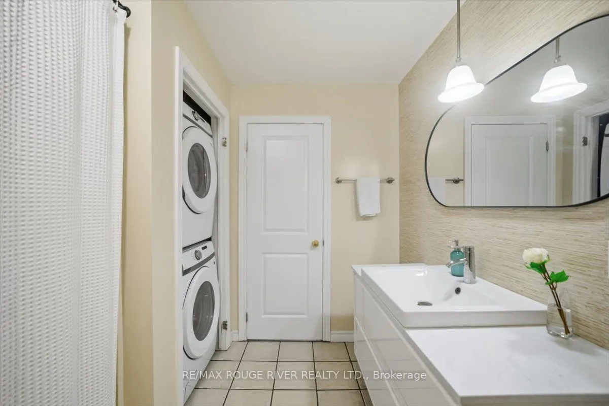 135 James Street S #1401