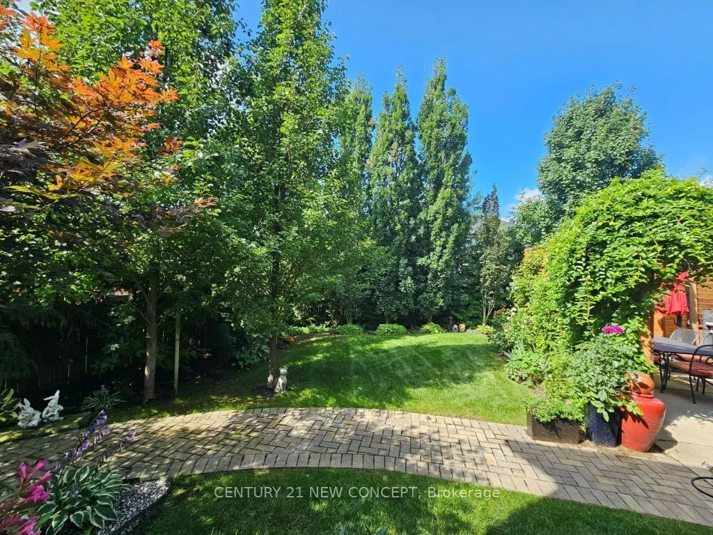 196 Juno Crescent