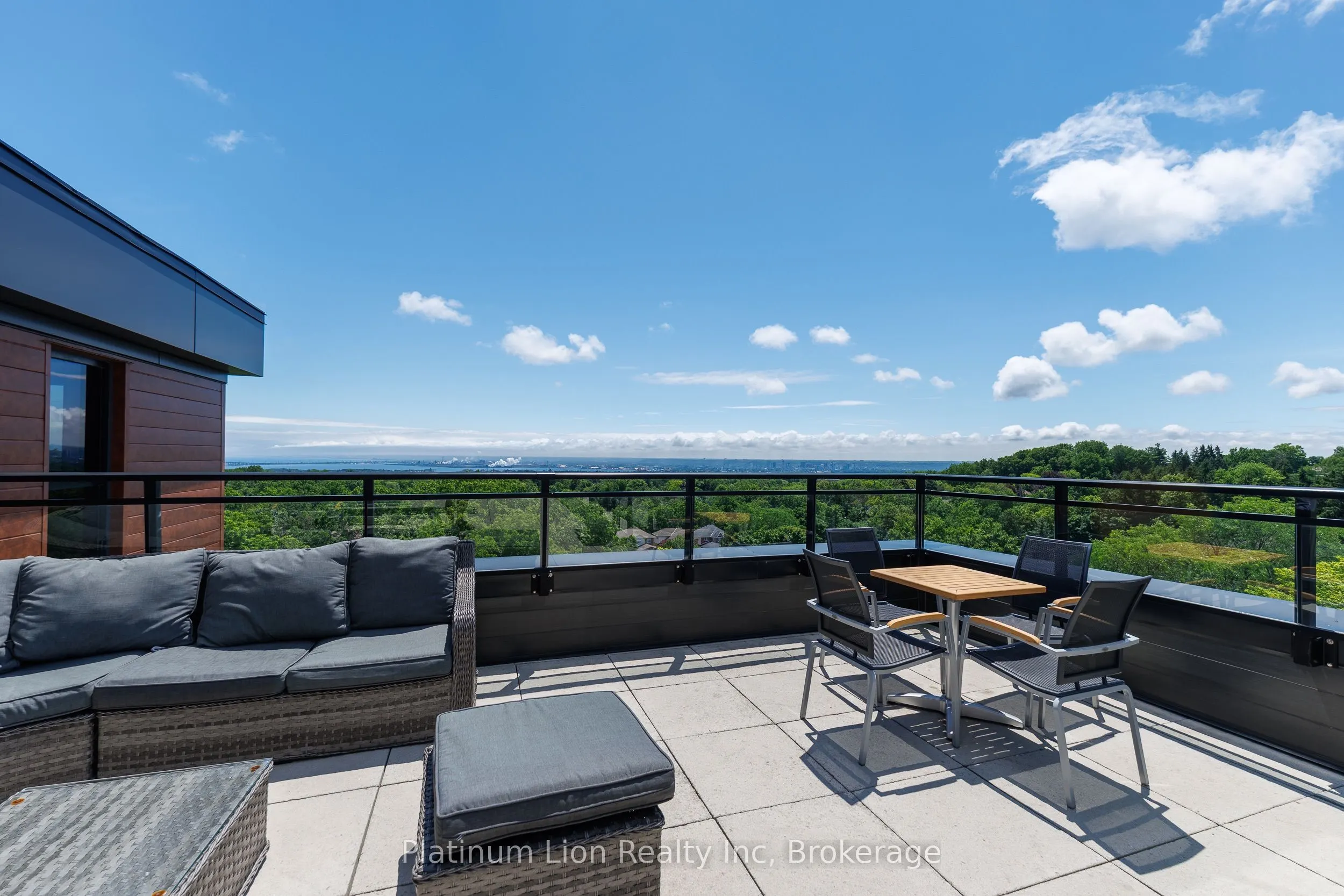 30 Hamilton Street S #201