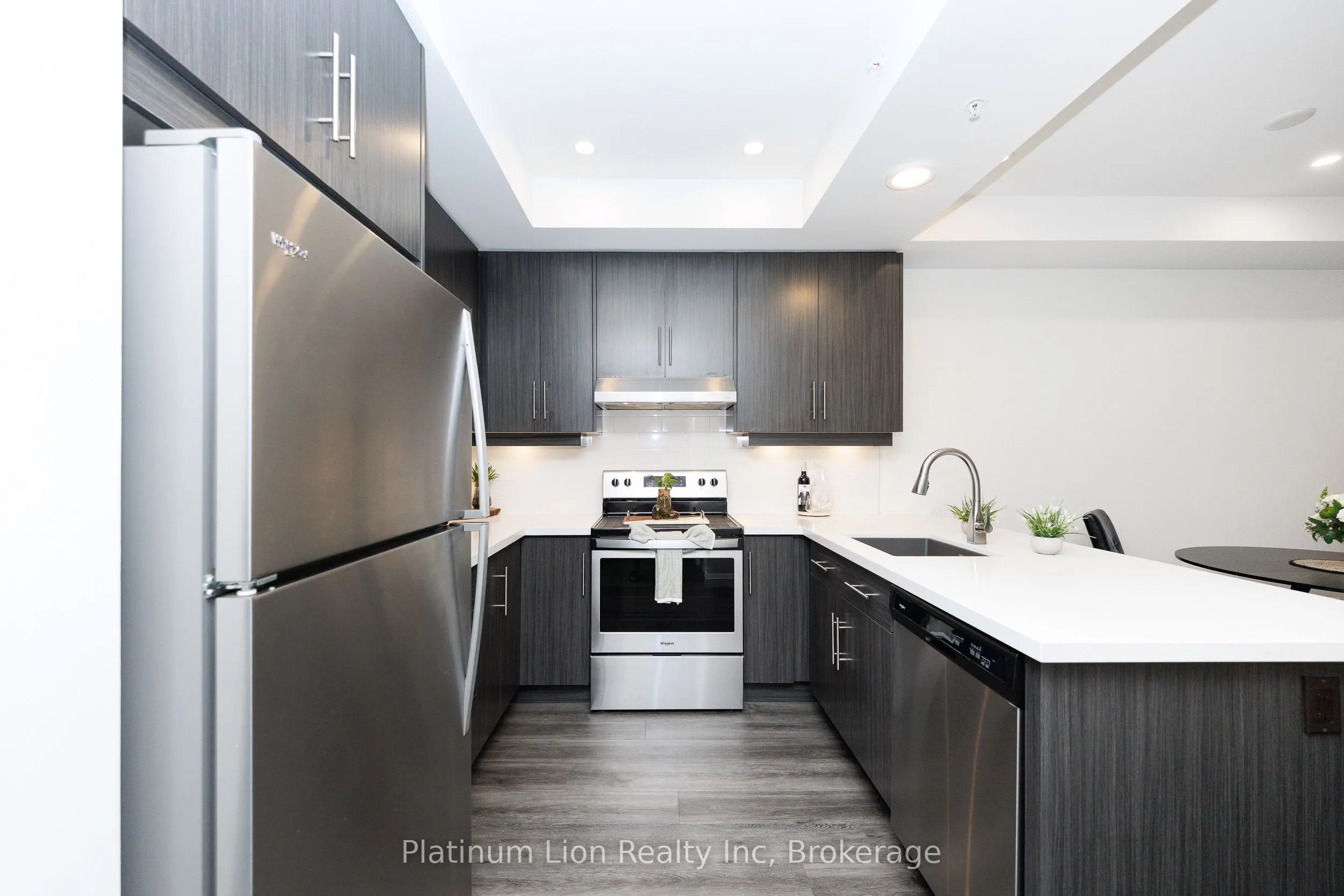 30 Hamilton Street S #201