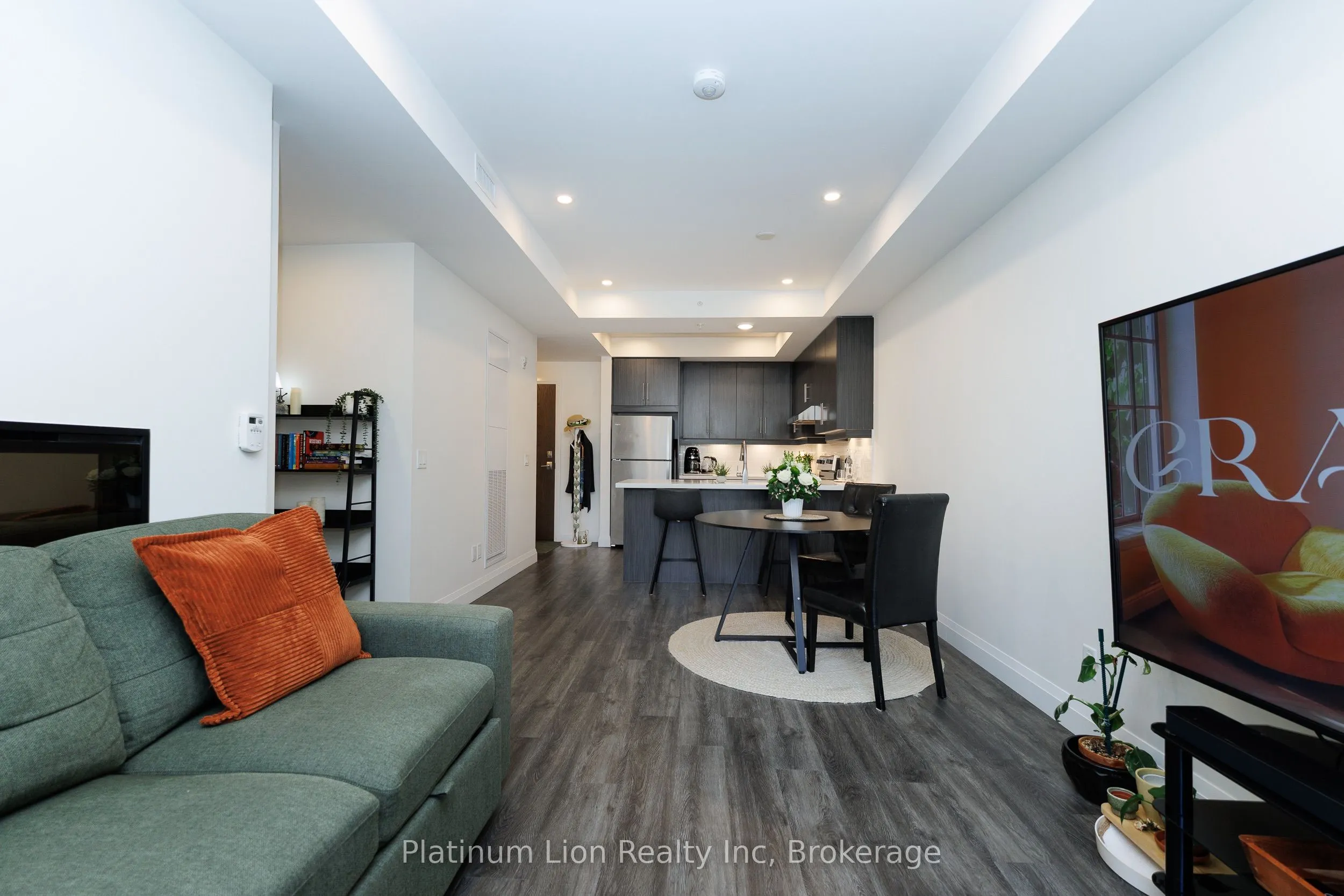 30 Hamilton Street S #201