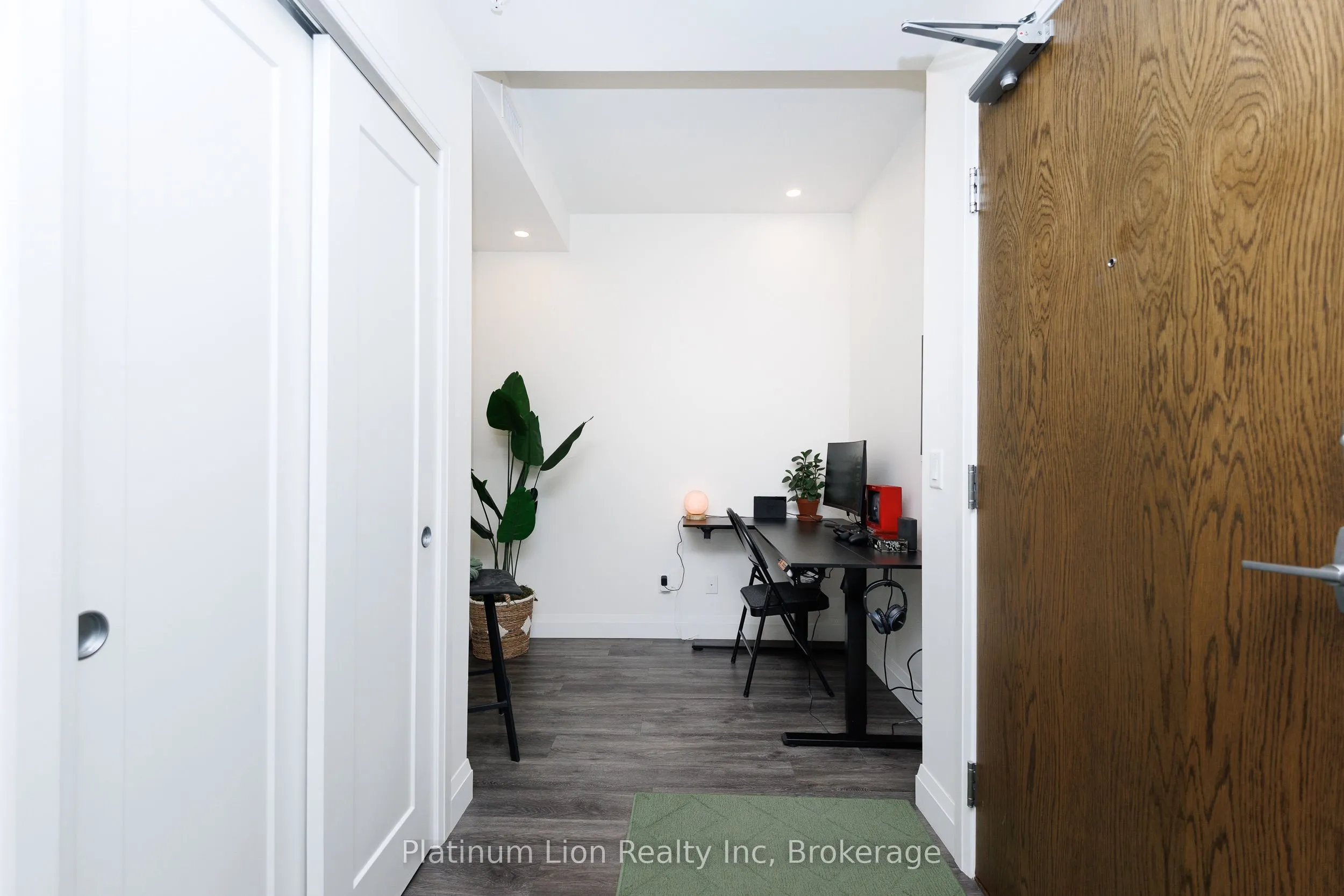 30 Hamilton Street S #201