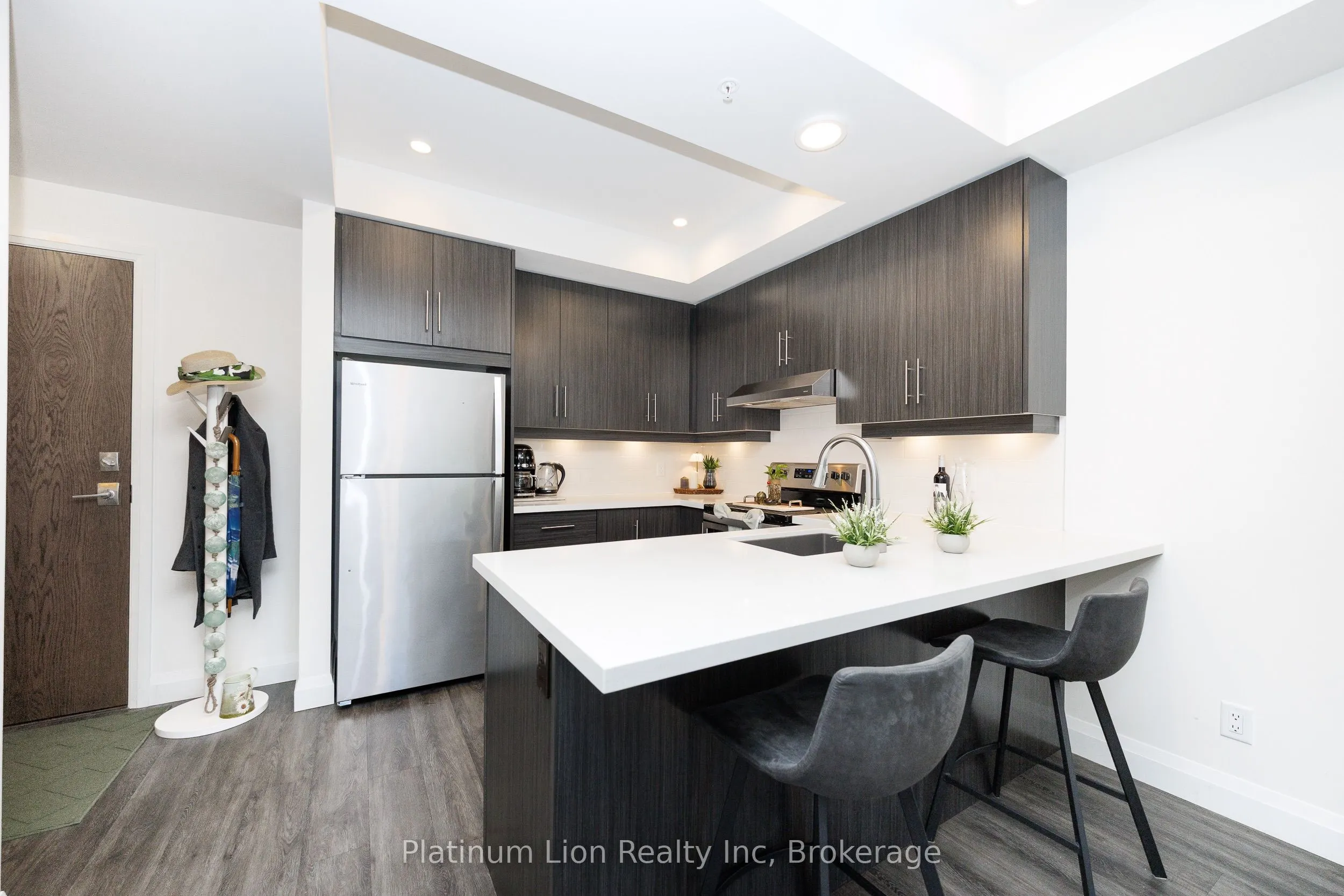 30 Hamilton Street S #201