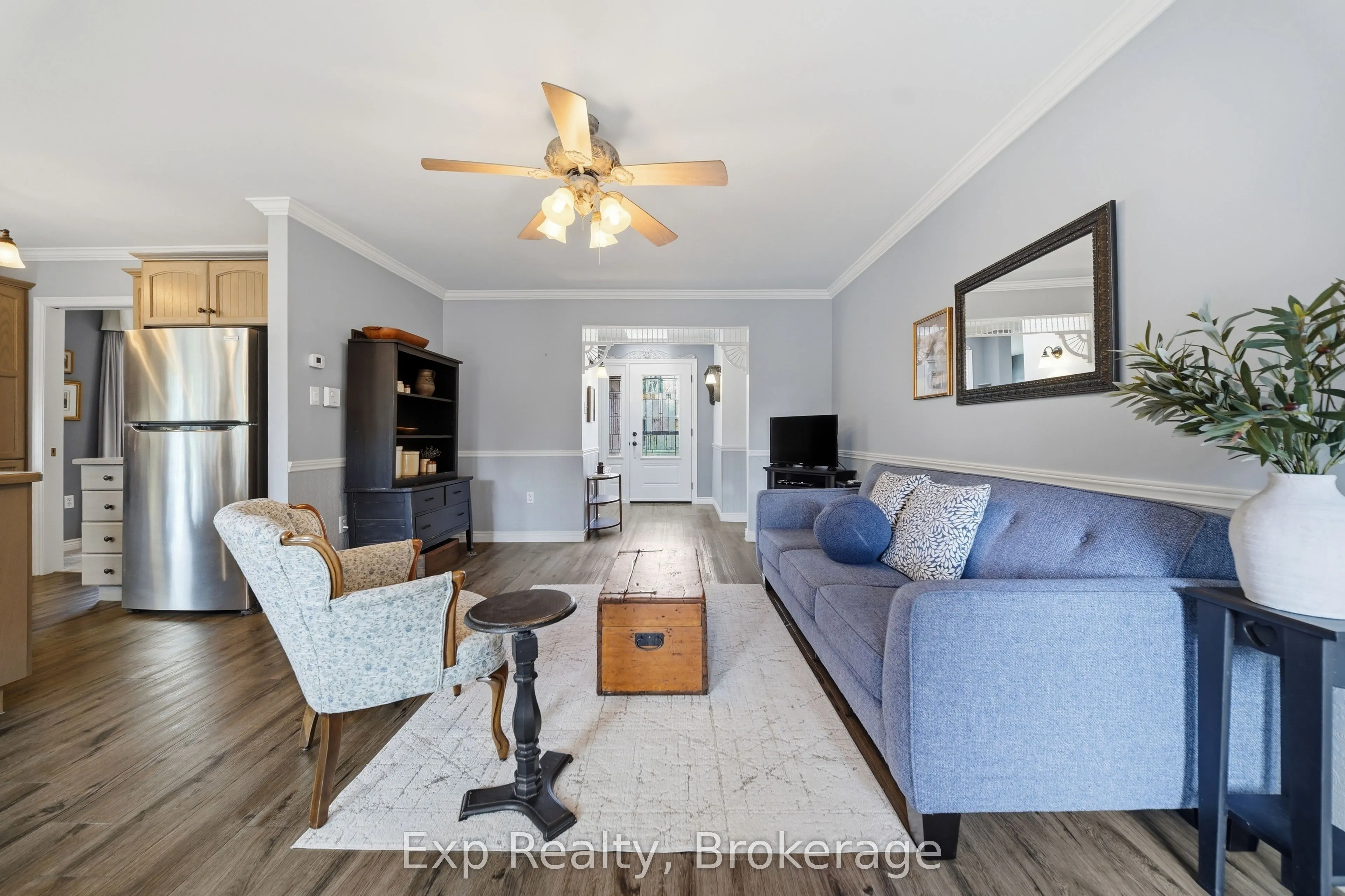 121 Simcoe Street