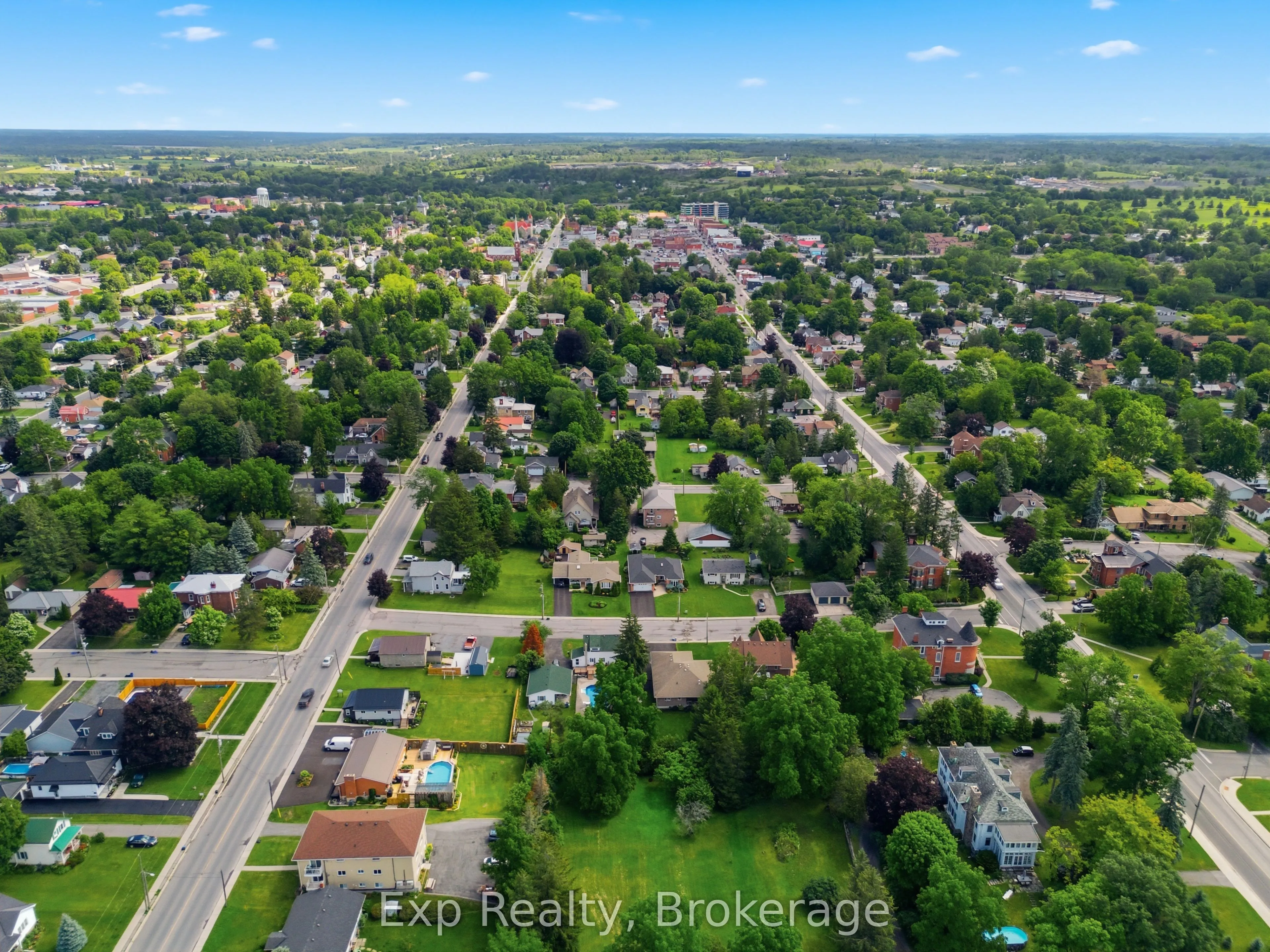 121 Simcoe Street