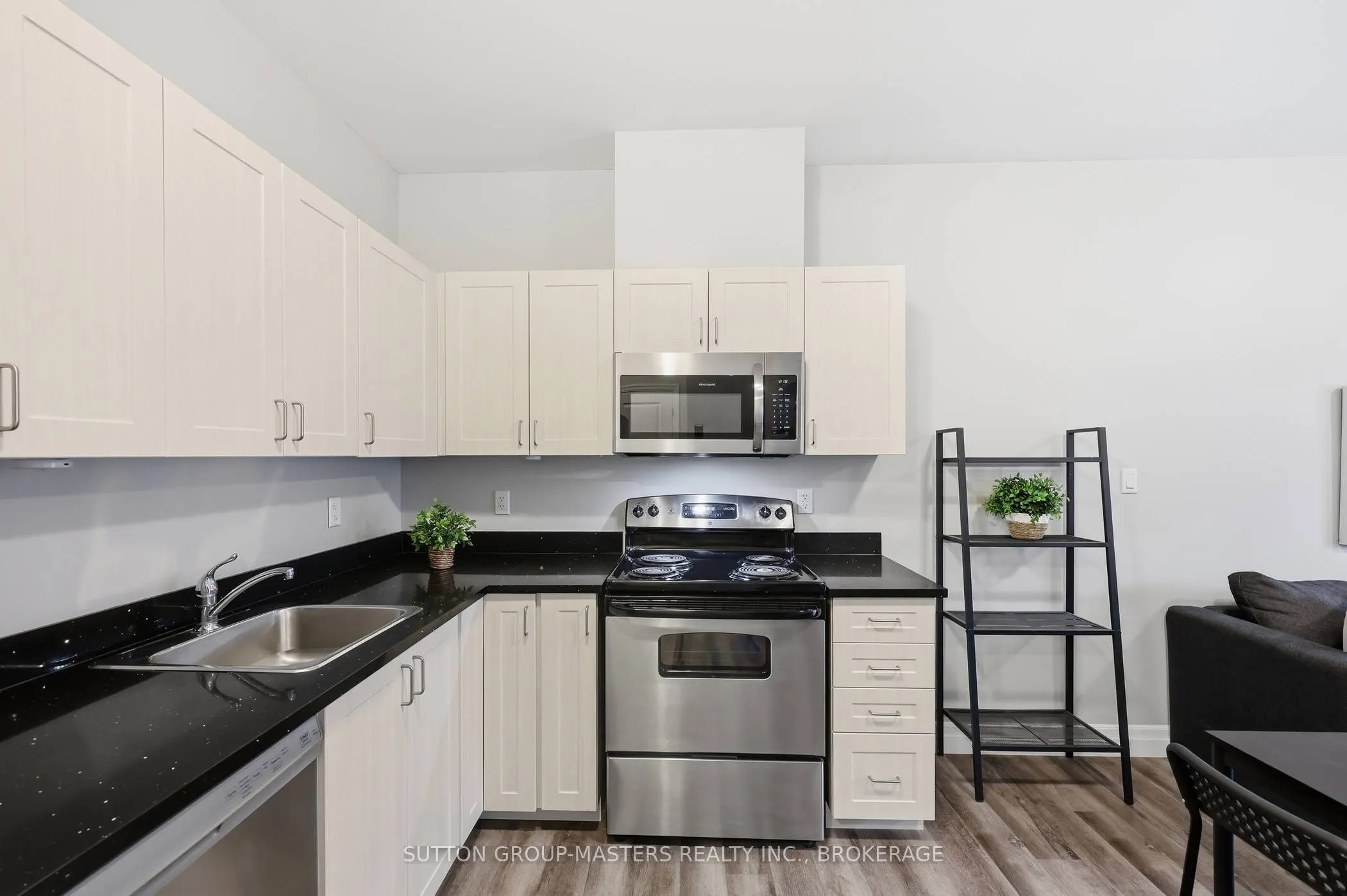 501 Frontenac Street #413