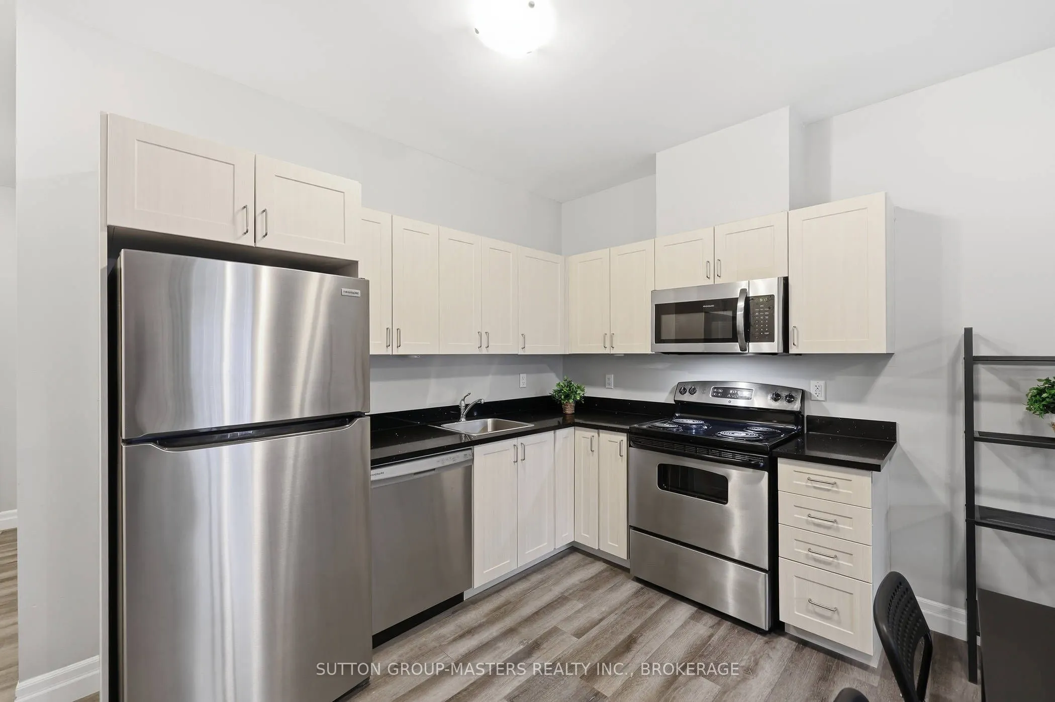 501 Frontenac Street #413